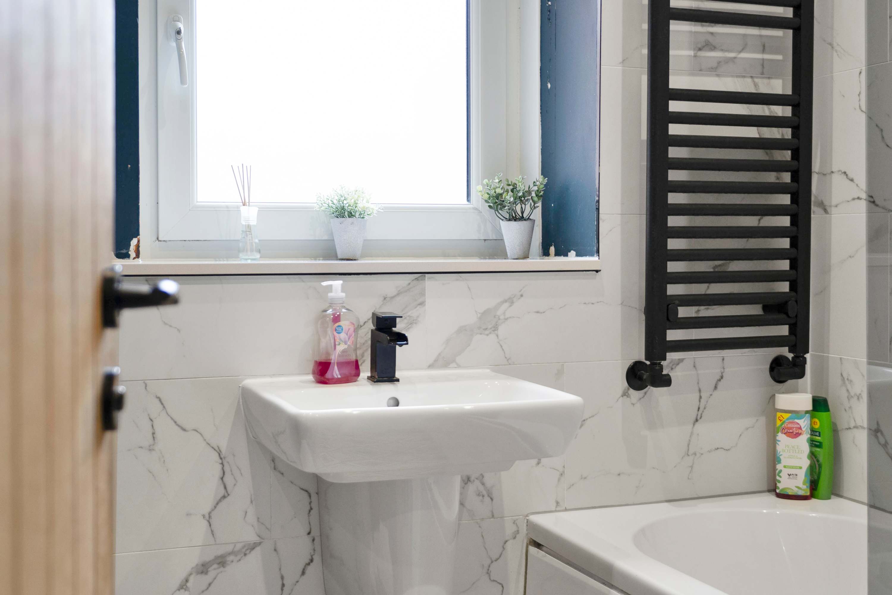 Edinburgh Stay | Near City Centre | Free Parking in Edinburgh EH7 - Property image 17 - VivreStays