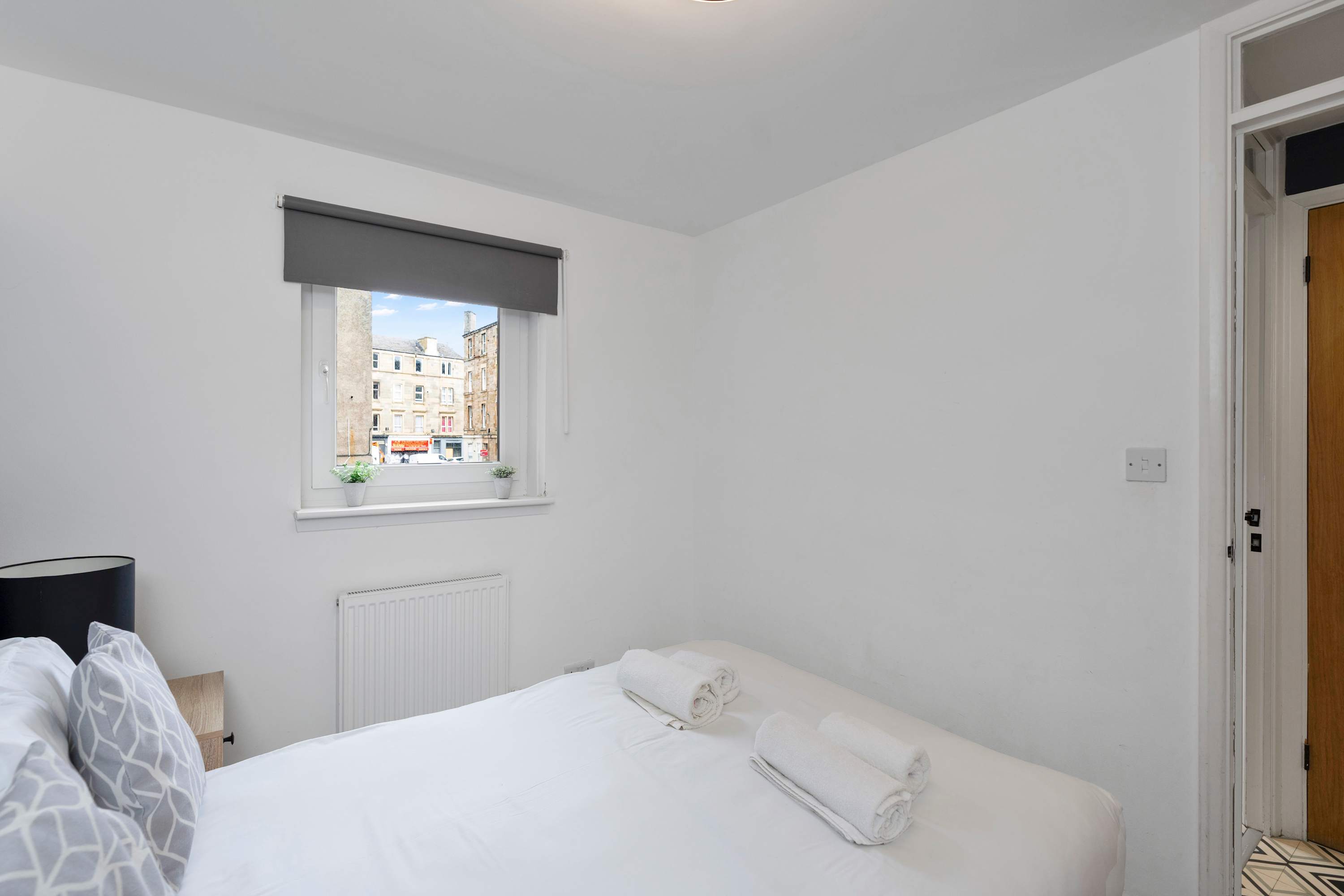 Edinburgh Stay | Near City Centre | Free Parking in Edinburgh EH7 - Property image 11 - VivreStays