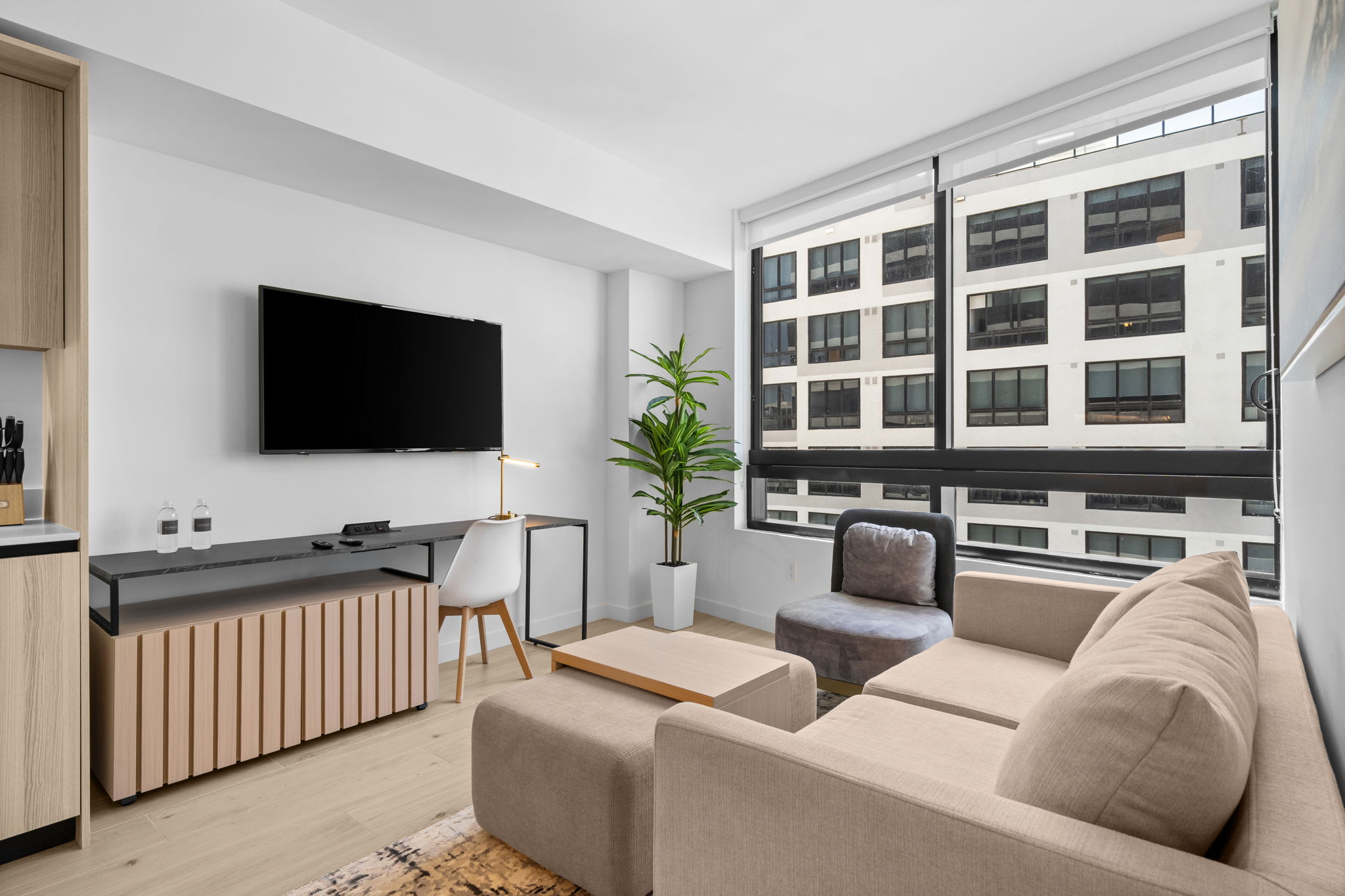 Downtown Miami Luxury 1 Bed with Free Parking and Gym Pool Basketball...