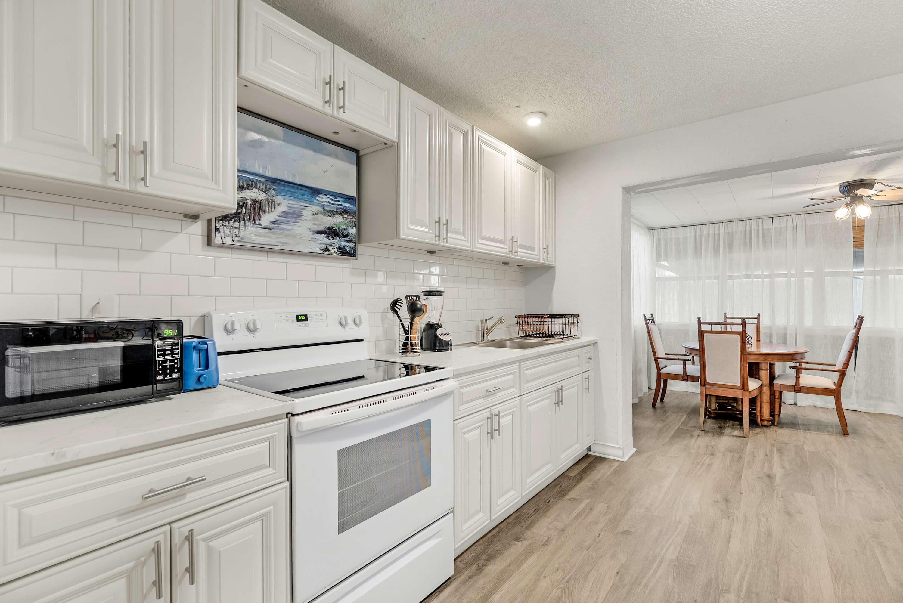 Beach Bungalow Near Ormond Beach and the Atlantic
