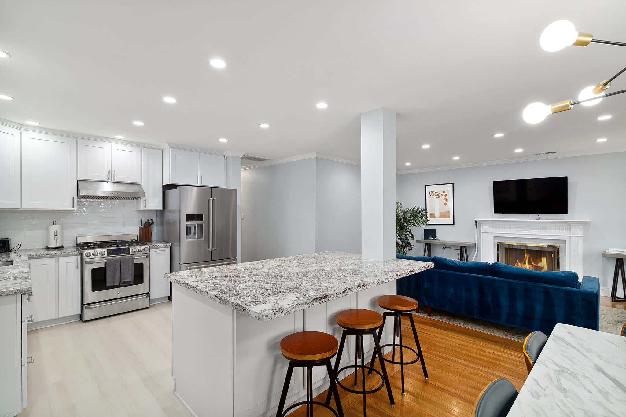 @ Marbella Lane - Immaculate & Cozy 3BR Home