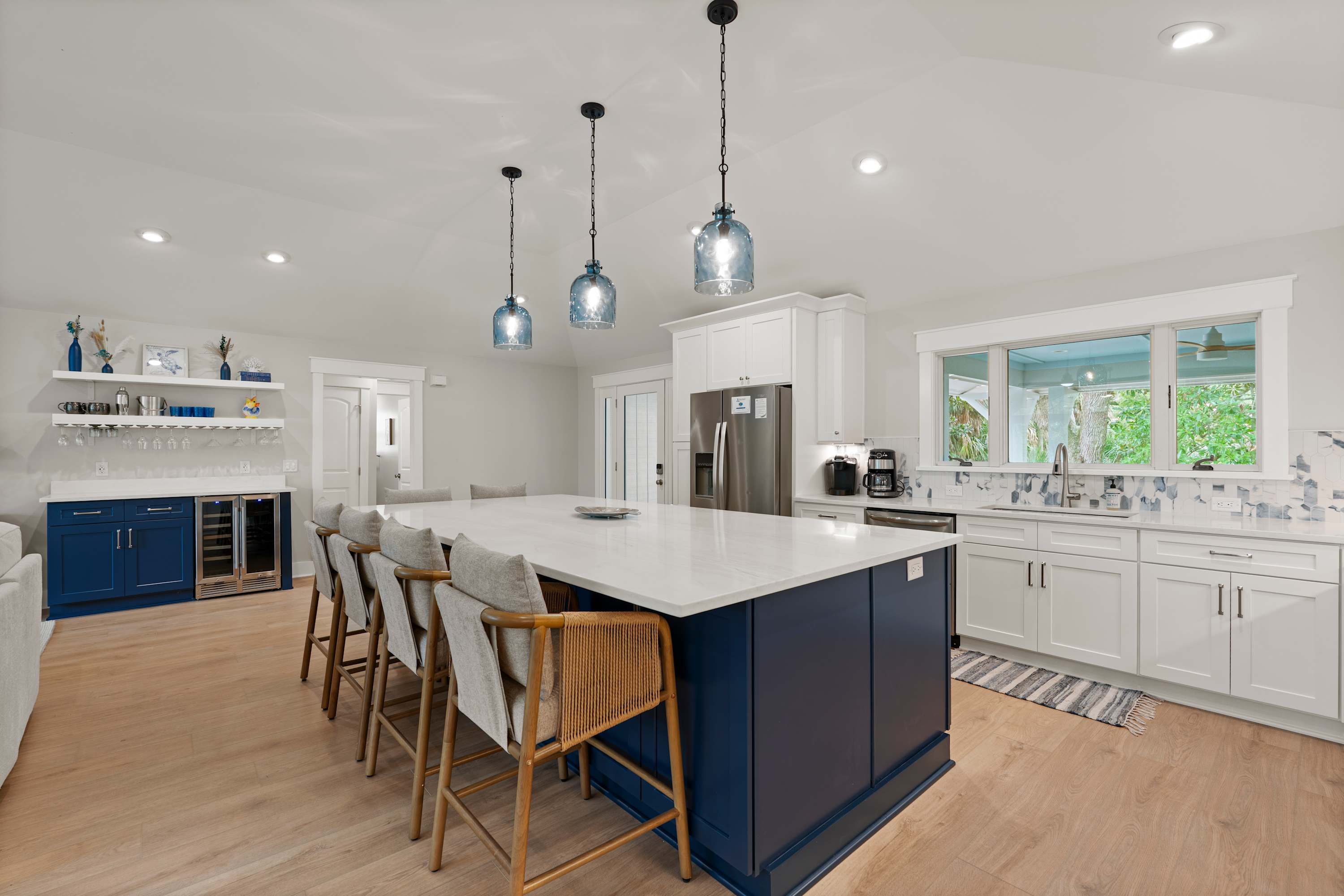 Kitchen and Island Bar