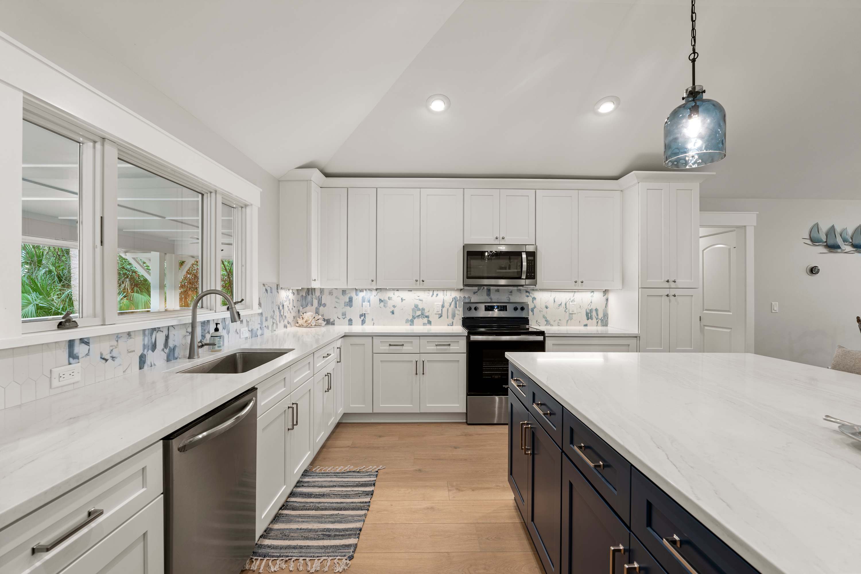Kitchen and Island Bar