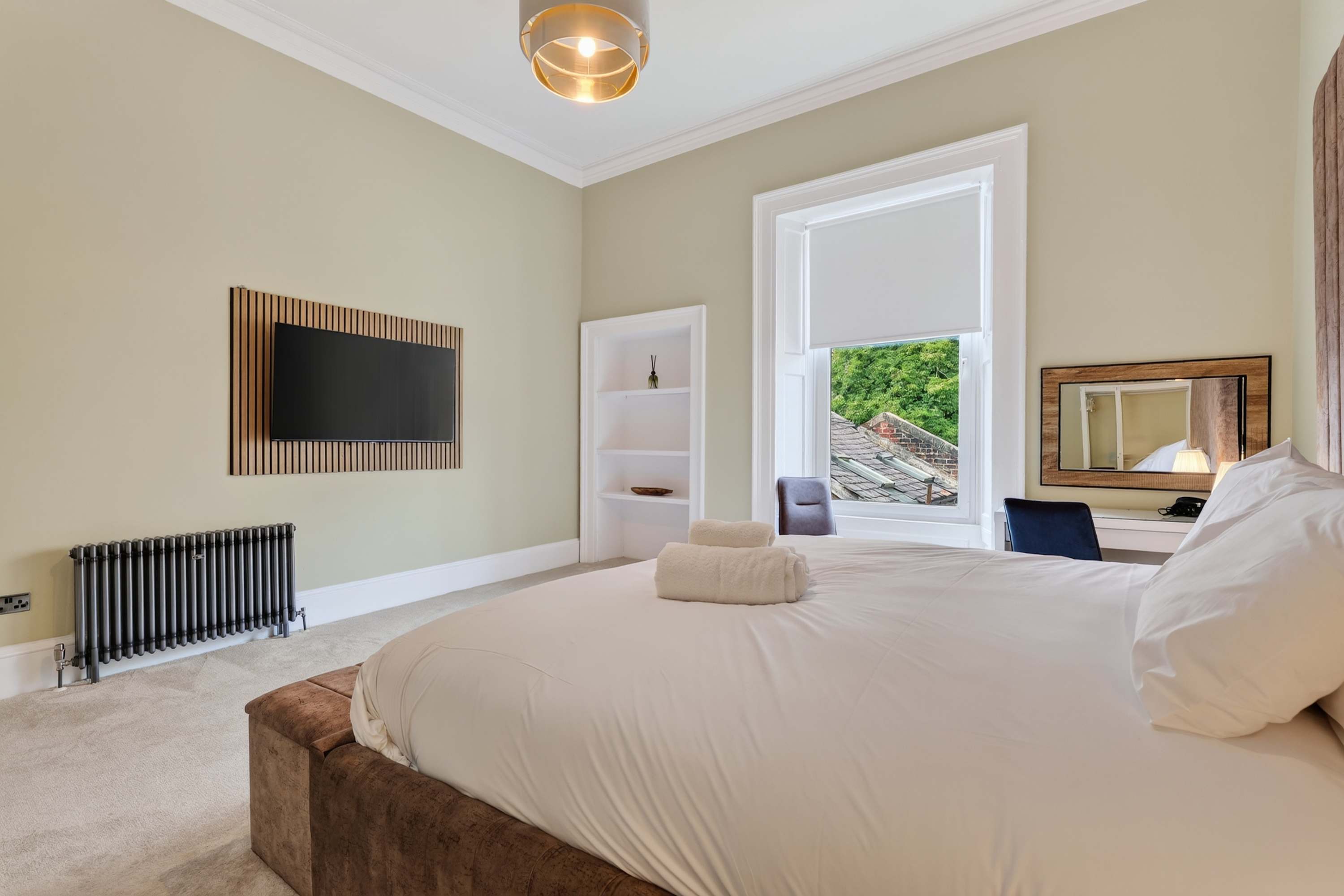 View Spacious 5-Bedroom Glasgow Home Perfect for City Breaks in Ashley Street 7 G3 6DR Spacious 5-Bedroom Glasgow Home Perfect for City Breaks in Ashley Street 7 G3 6DR - Property image 7 - VivreStays