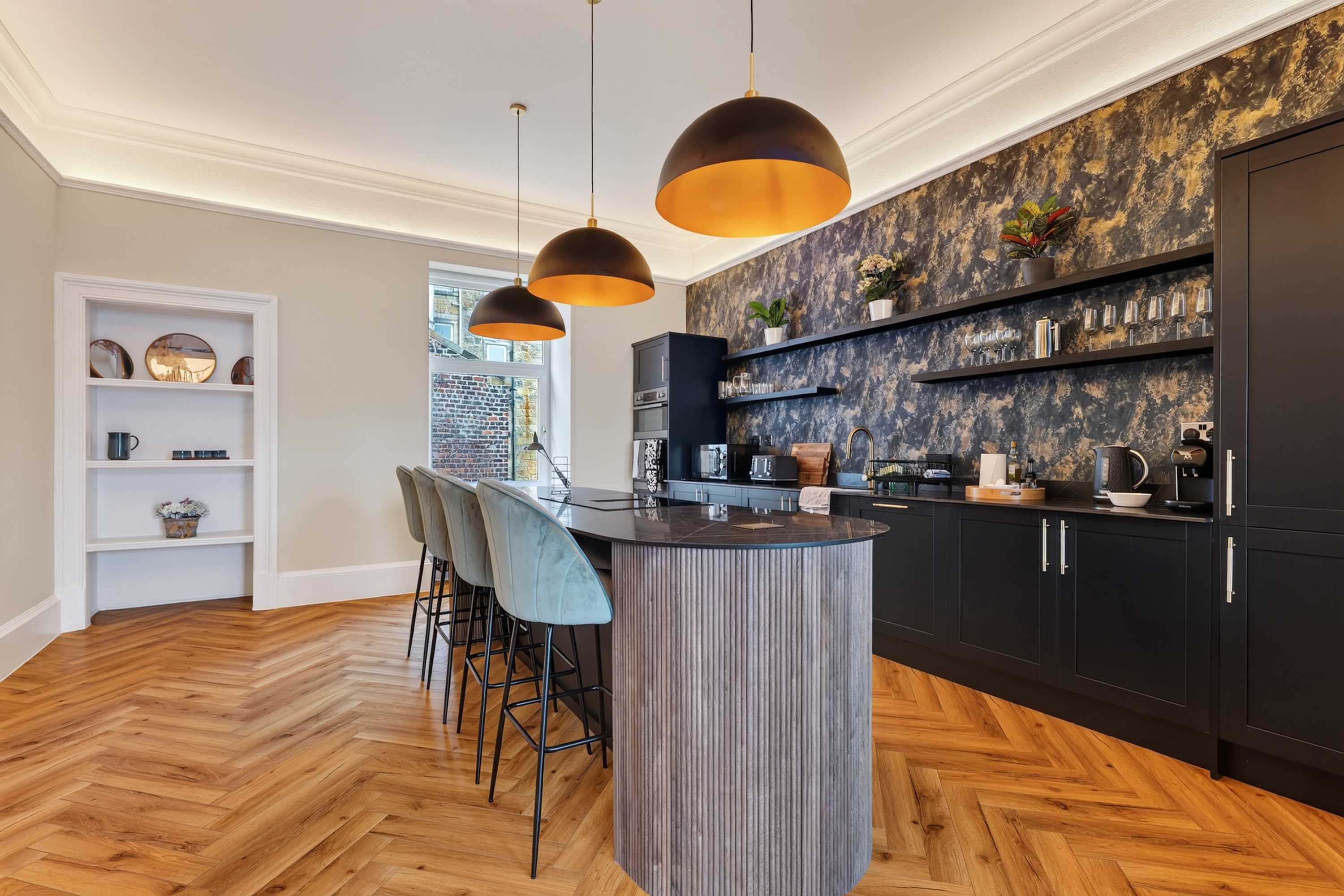 View Spacious 5-Bedroom Glasgow Home Perfect for City Breaks in Ashley Street 7 G3 6DR Spacious 5-Bedroom Glasgow Home Perfect for City Breaks in Ashley Street 7 G3 6DR - Property image 6 - VivreStays