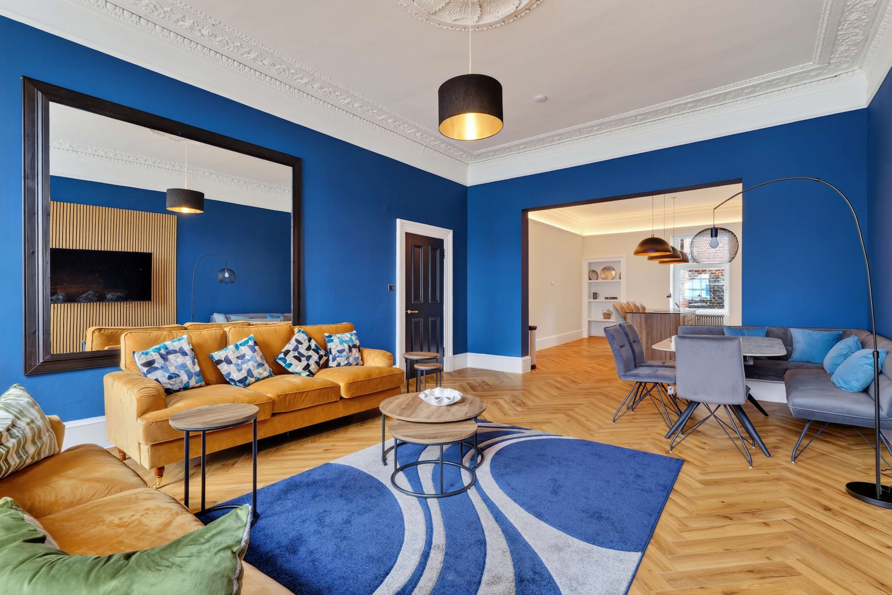 View Spacious 5-Bedroom Glasgow Home Perfect for City Breaks in Ashley Street 7 G3 6DR Spacious 5-Bedroom Glasgow Home Perfect for City Breaks in Ashley Street 7 G3 6DR - Property image 2 - VivreStays