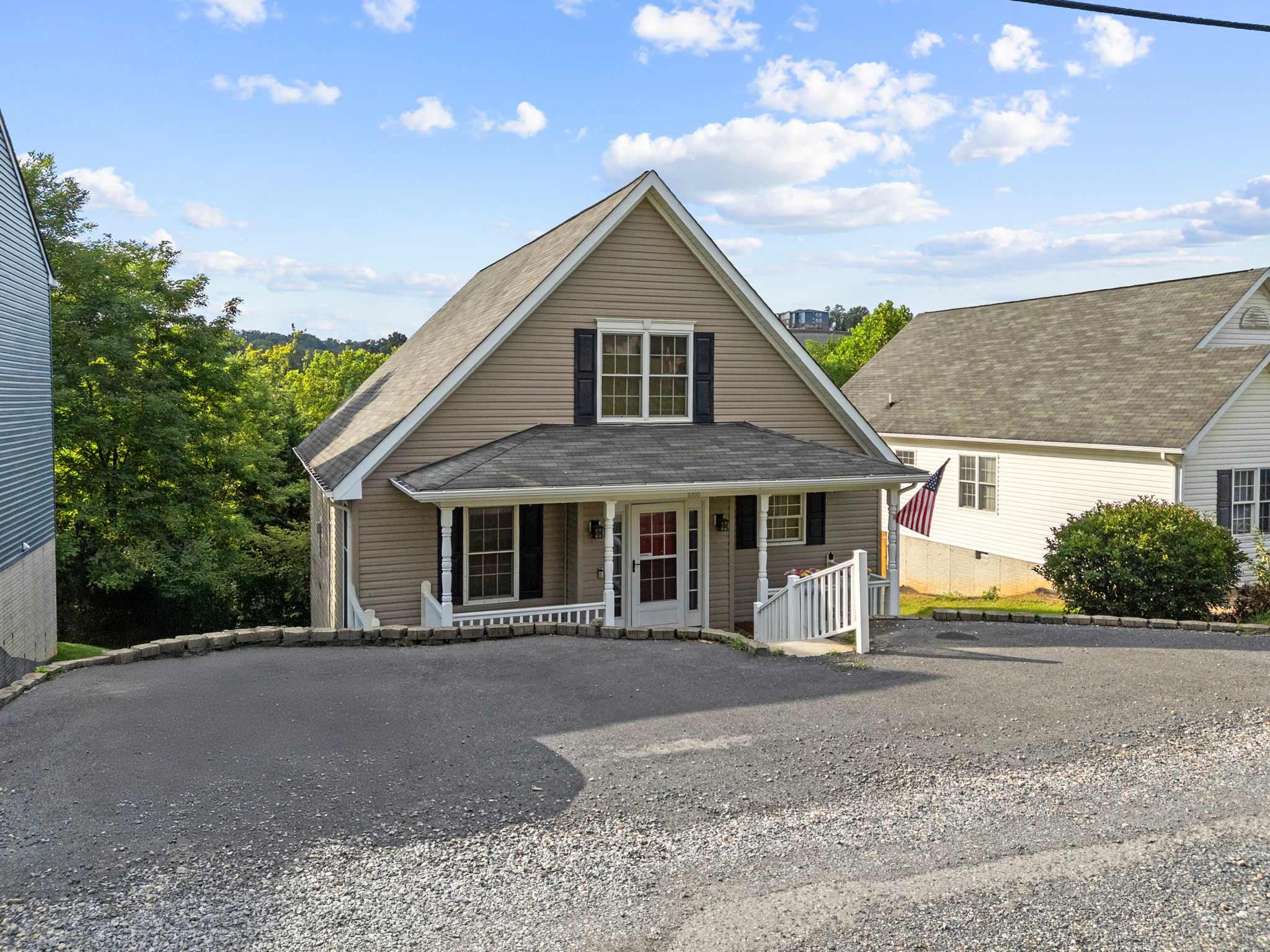 Staunton Stay, Historic Charm & Modern Comfort