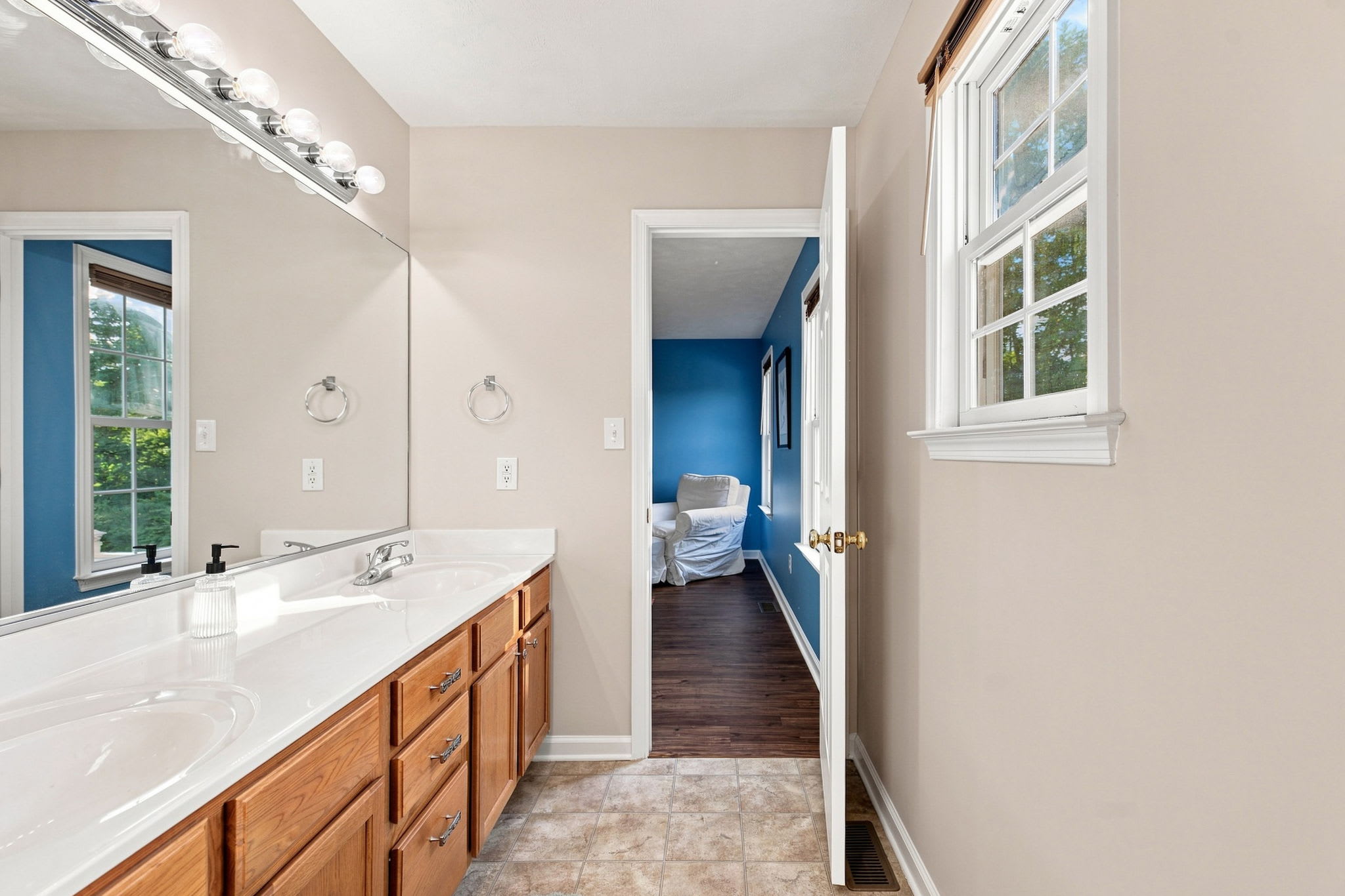 Staunton Stay, Historic Charm & Modern Comfort