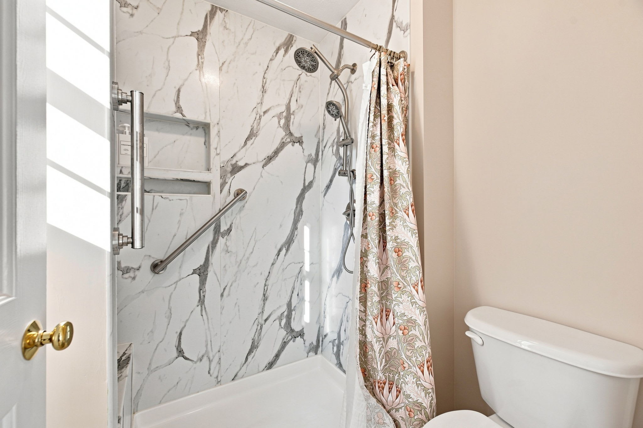 Staunton Stay, Historic Charm & Modern Comfort