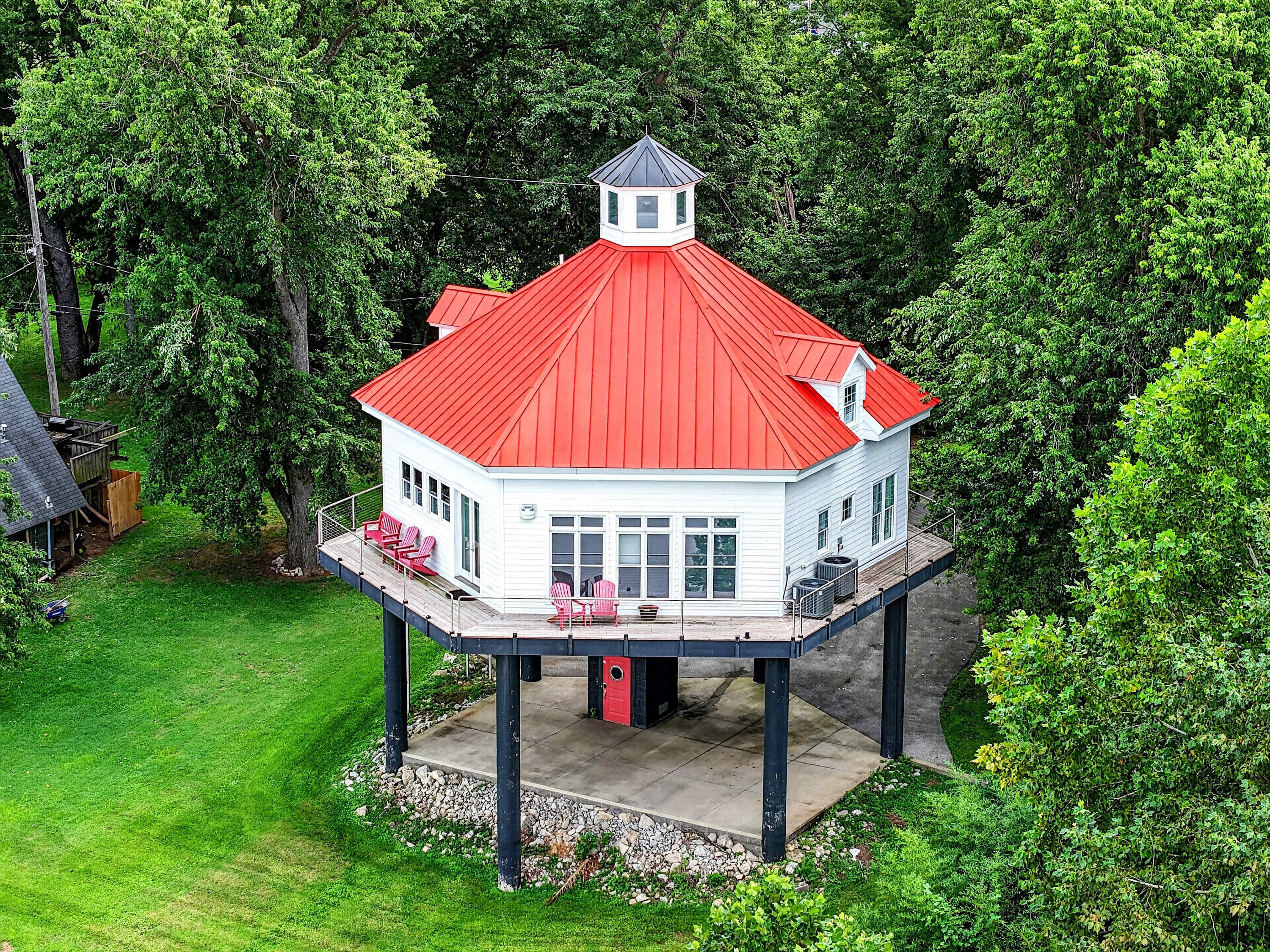 Iconic Lighthouse Estate on Scenic Ohio River!