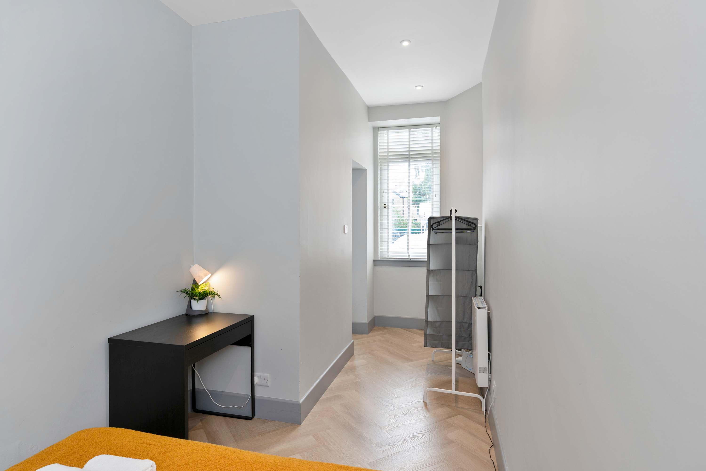 Edinburgh City Centre & Shore - Free Parking -WiFi in Pitt Street EH6 4DE - Property image 9 - VivreStays