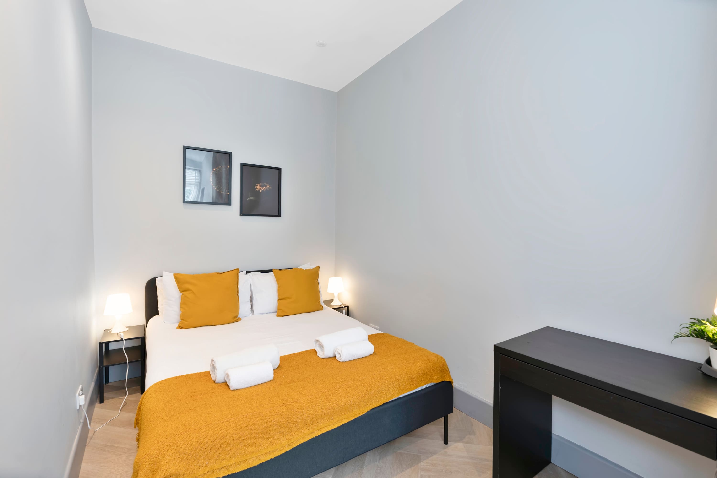 Edinburgh City Centre & Shore - Free Parking -WiFi in Pitt Street EH6 4DE - Property image 5 - VivreStays