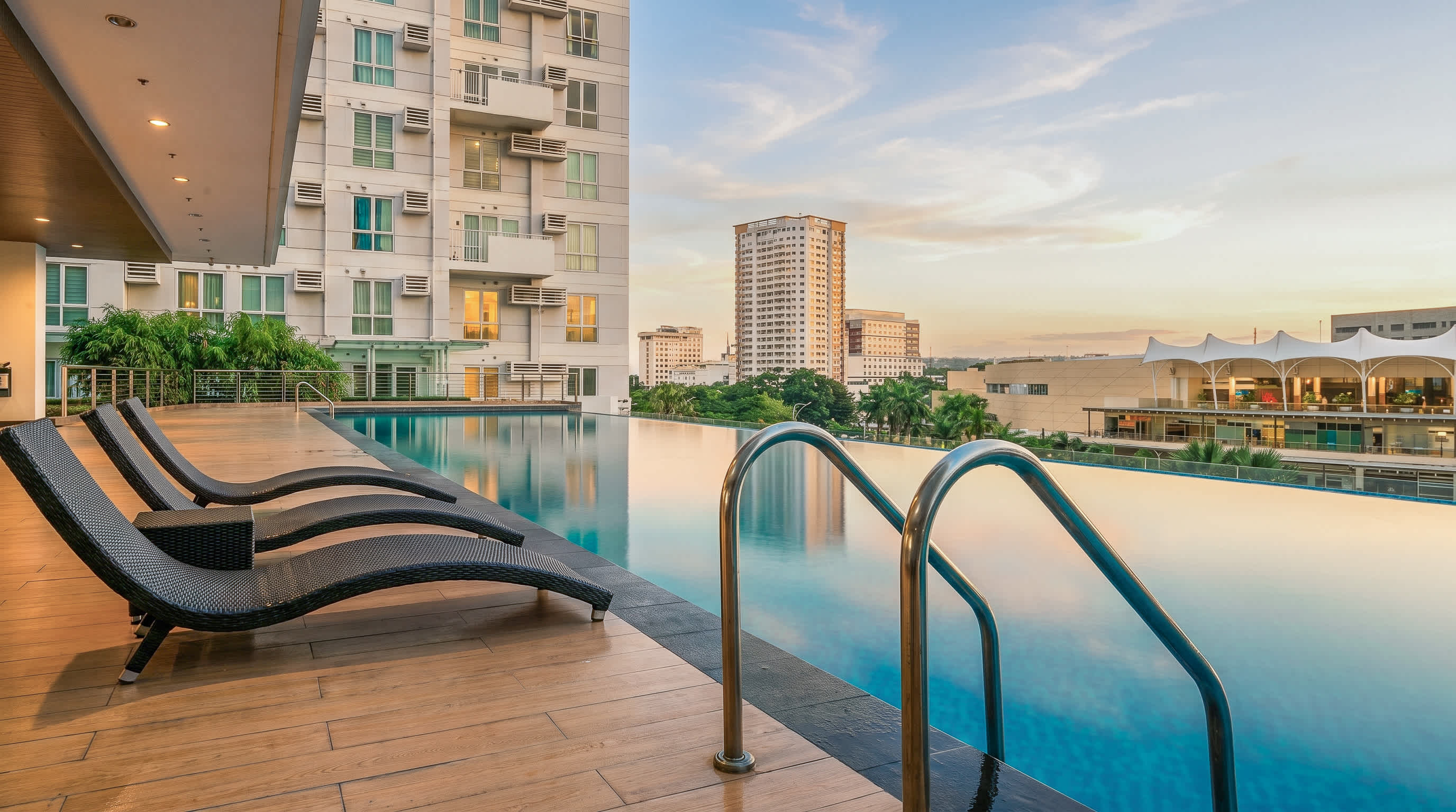 NEW Deluxe Queen Studio · Next to Abreeza Ayala Mall, Davao City — photo 5