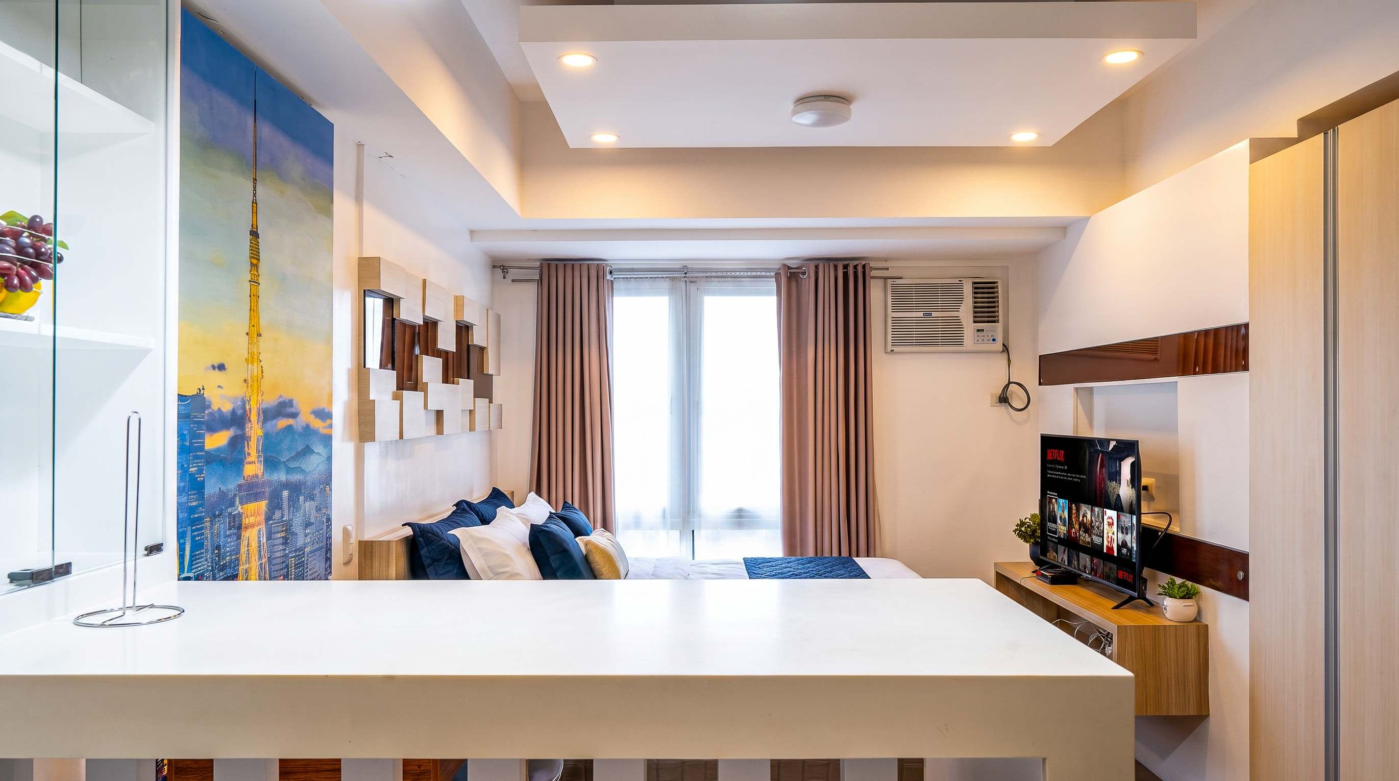 NEW Deluxe Queen Studio · Next to Abreeza Ayala Mall