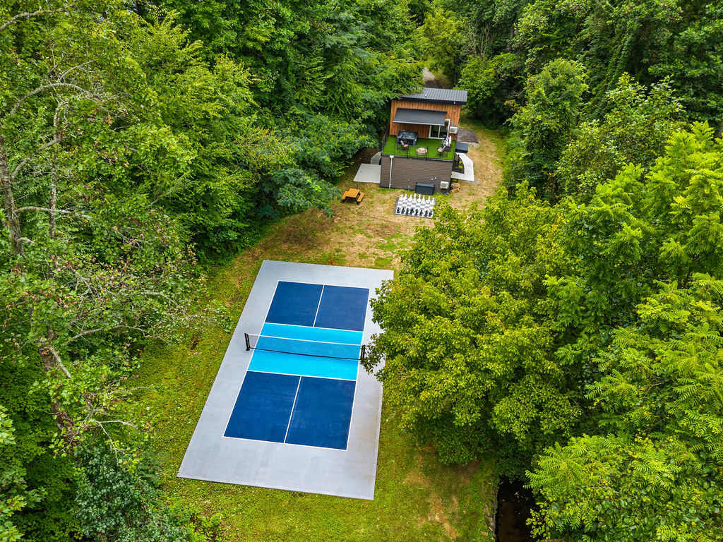 Rooftop Hot tub Pickleball Pool table — Gatlinburg, TN — vacation rental