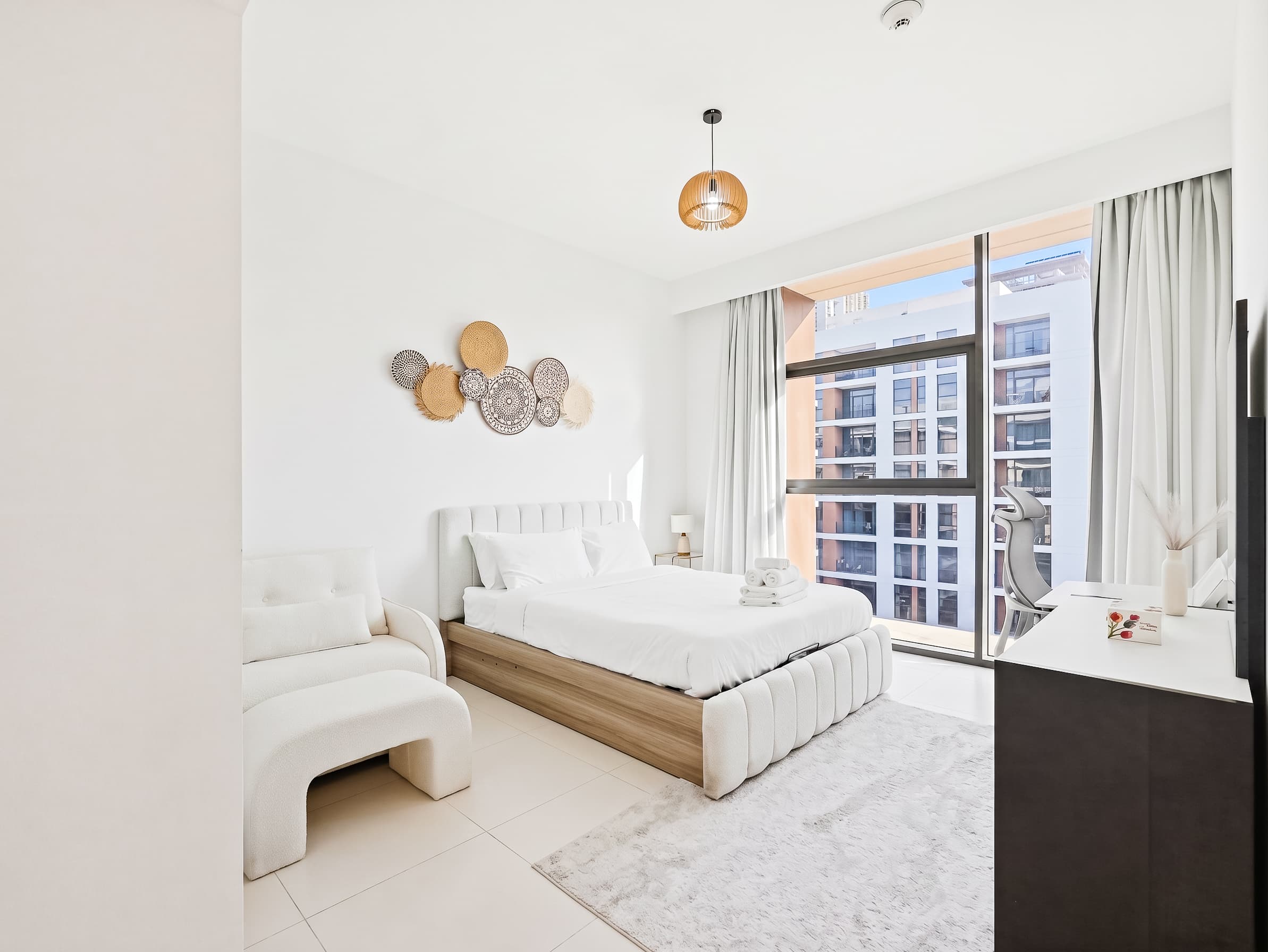 Modern 2BR Haven with Stunning Views — photo 3