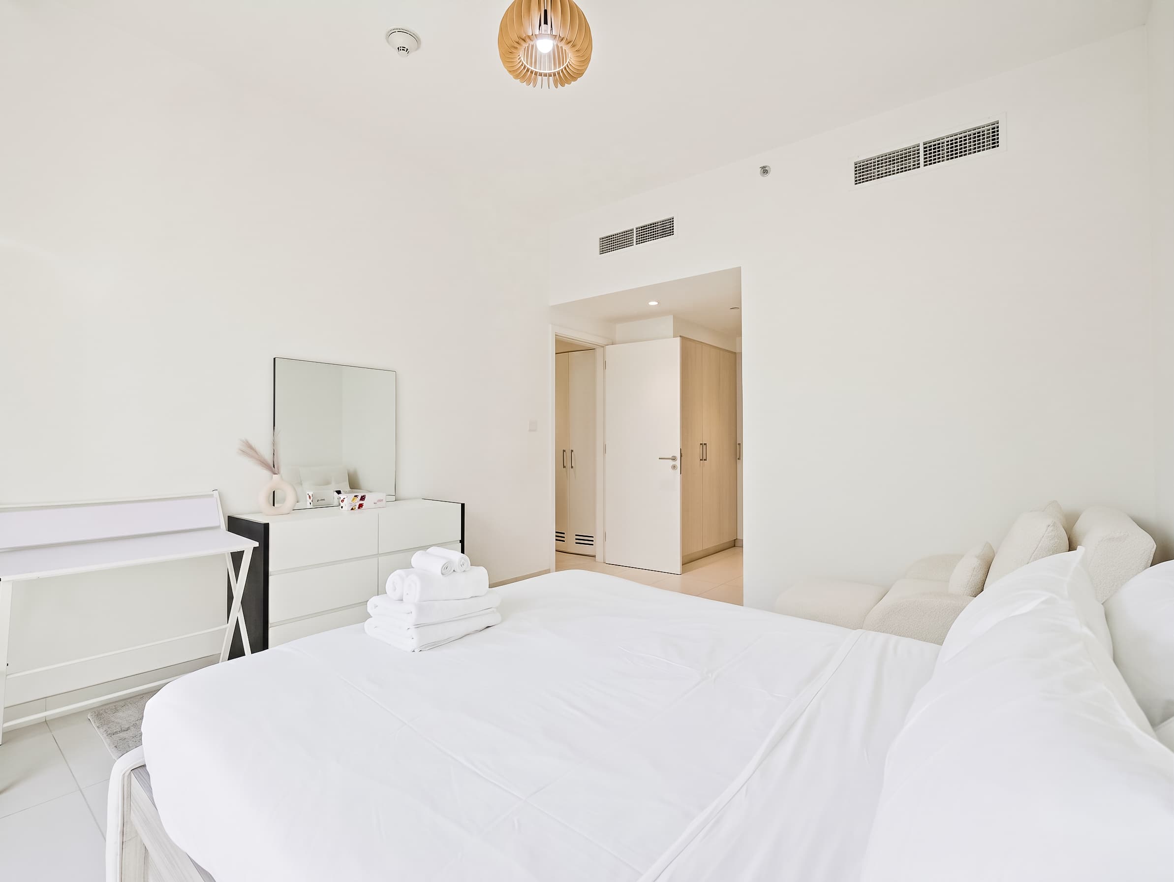 Modern 2BR Haven with Stunning Views — photo 13 of 23