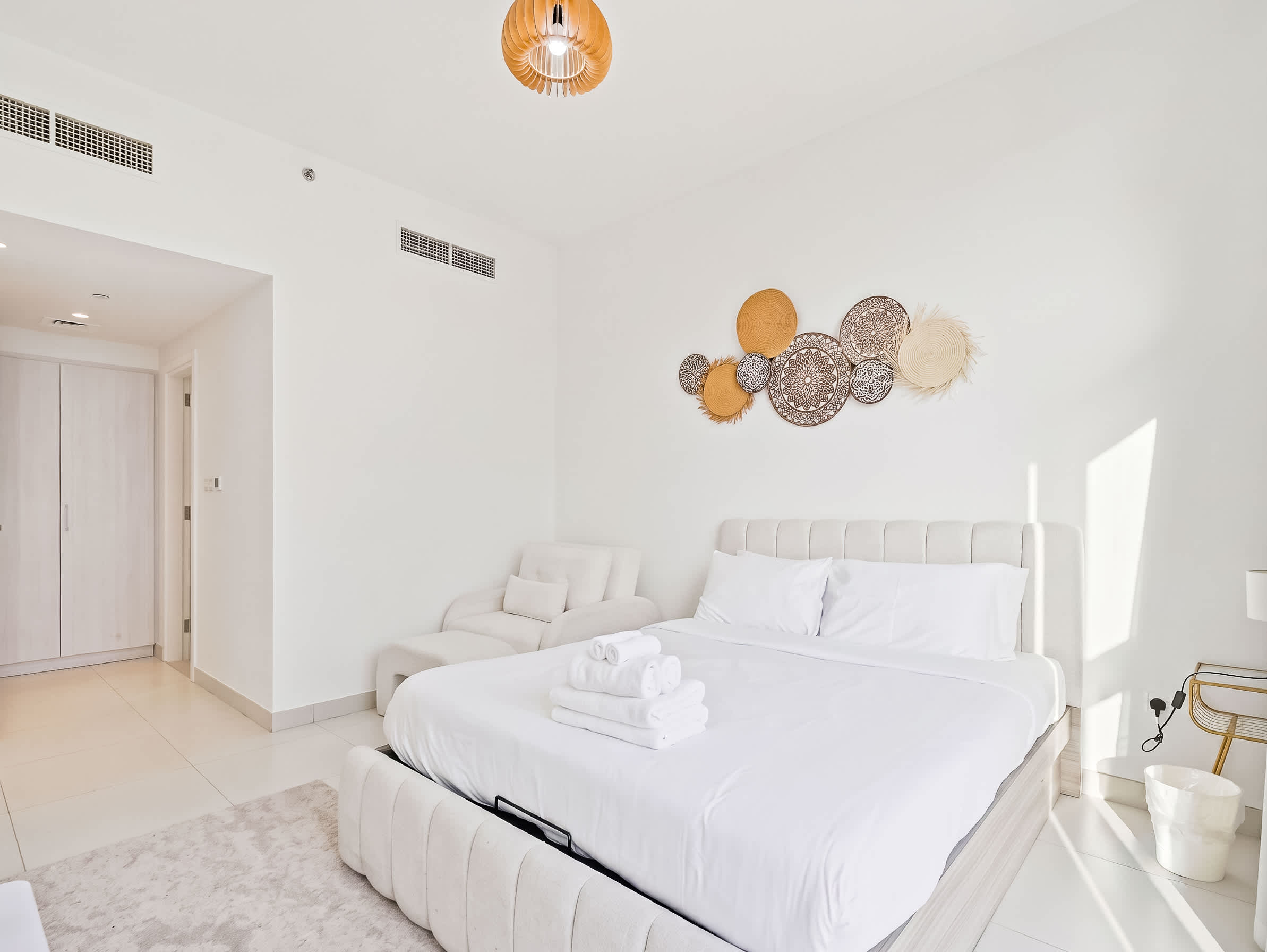 Modern 2BR Haven with Stunning Views — photo 17 of 23