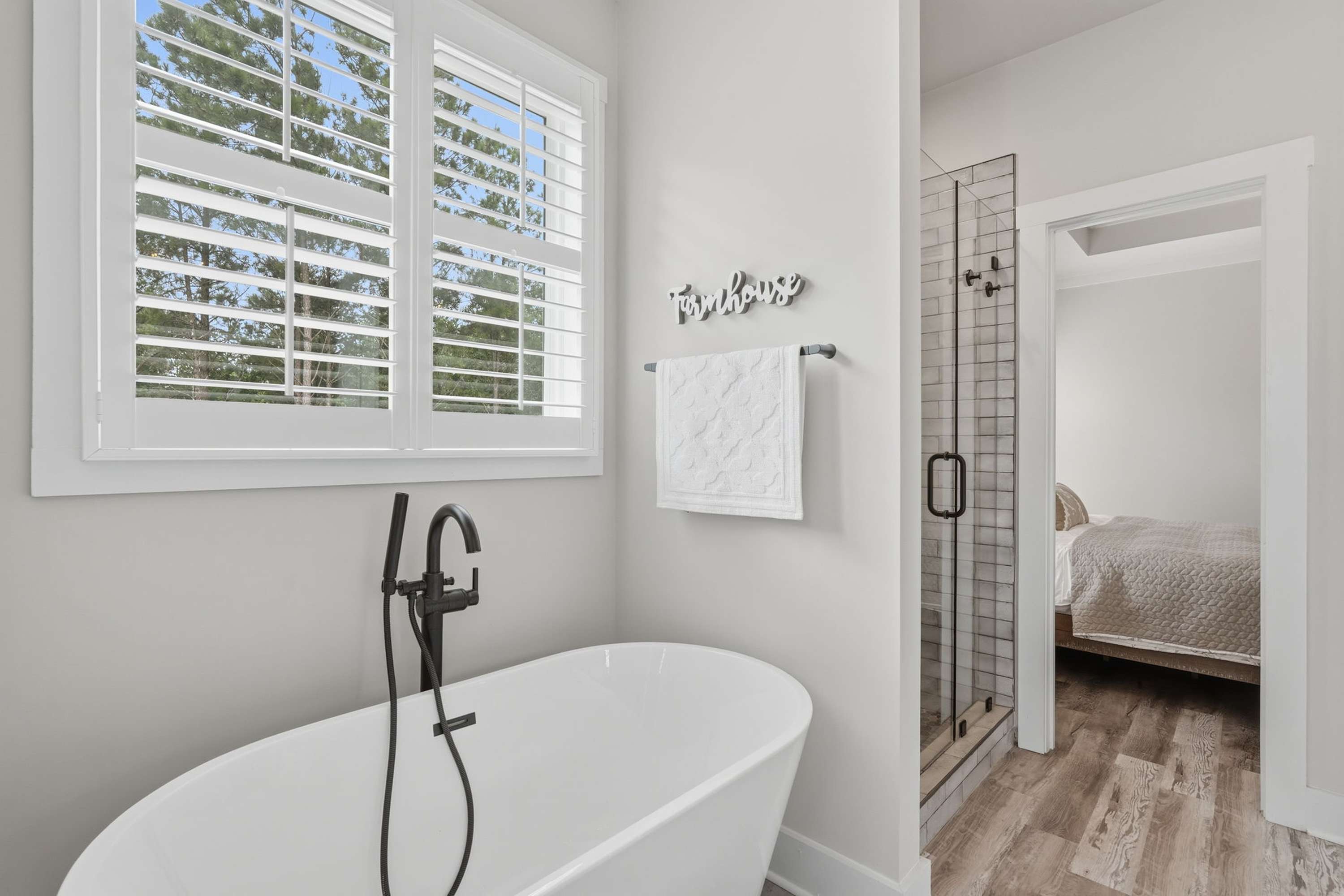 Big Ridge Hideaway Hot Tub 4