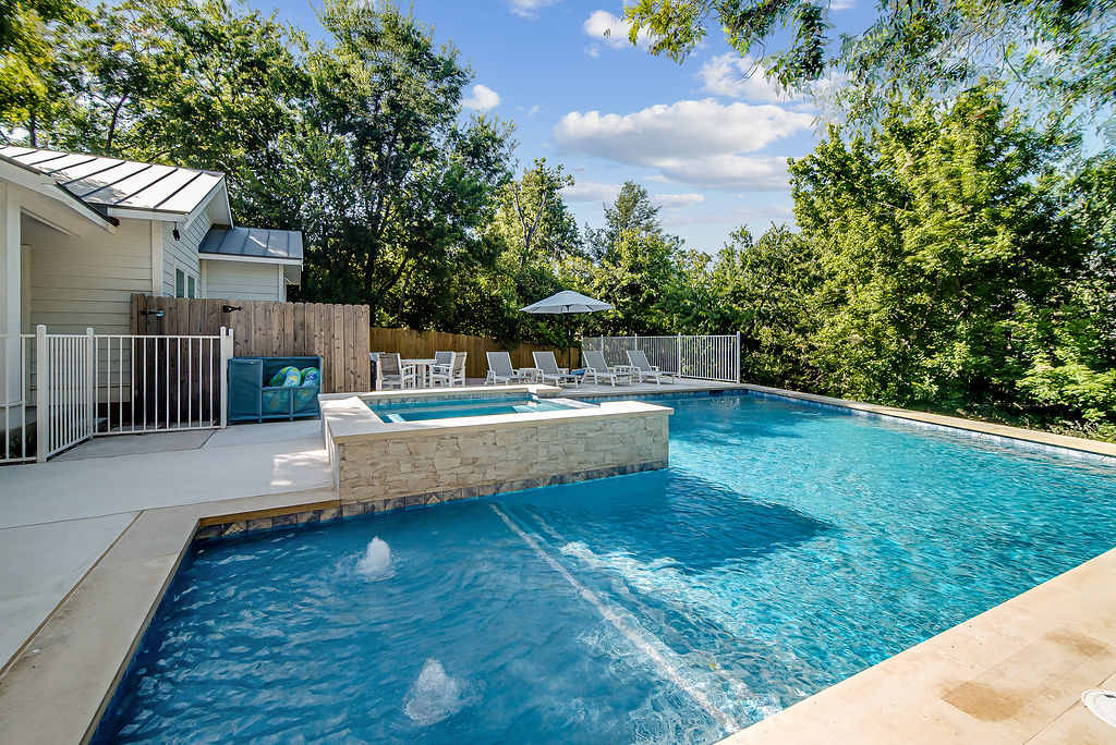 Charming Cottage With Shared Gas Grills - Stylish Escape - Fredericksburg, TX