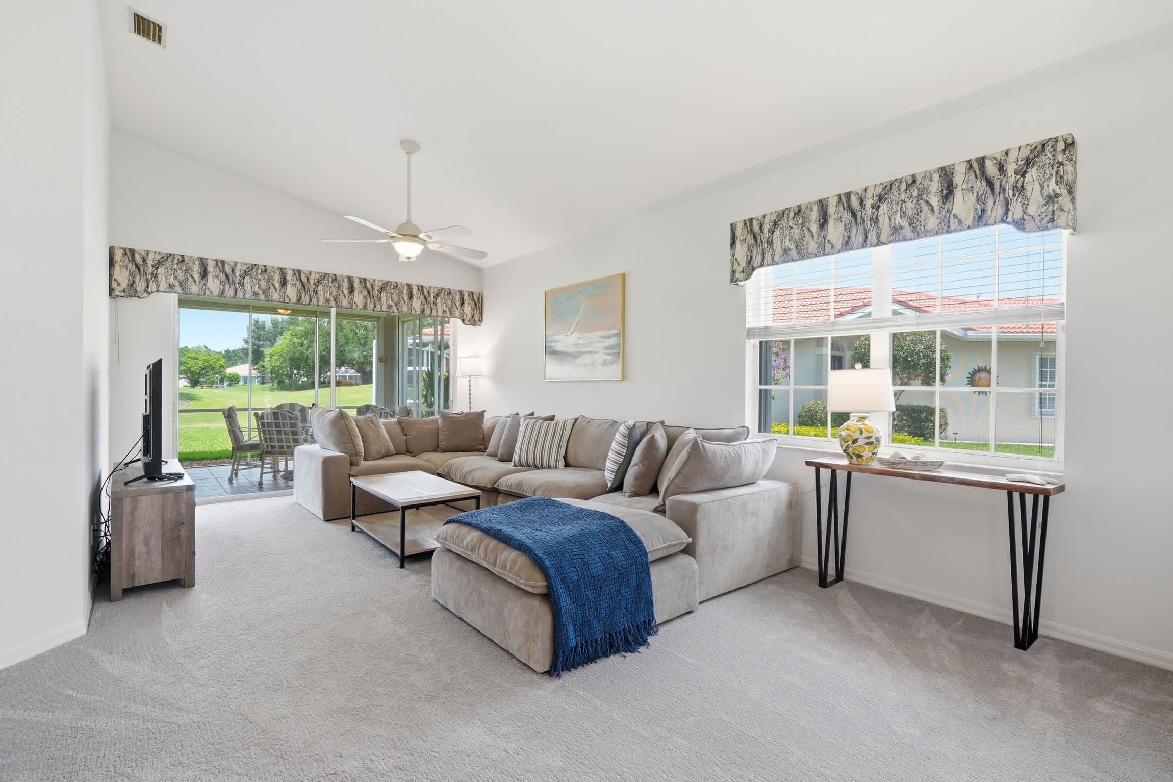 Villa With Lake and Golf Views on Public Arrowhead Golf Course | Photo 6
