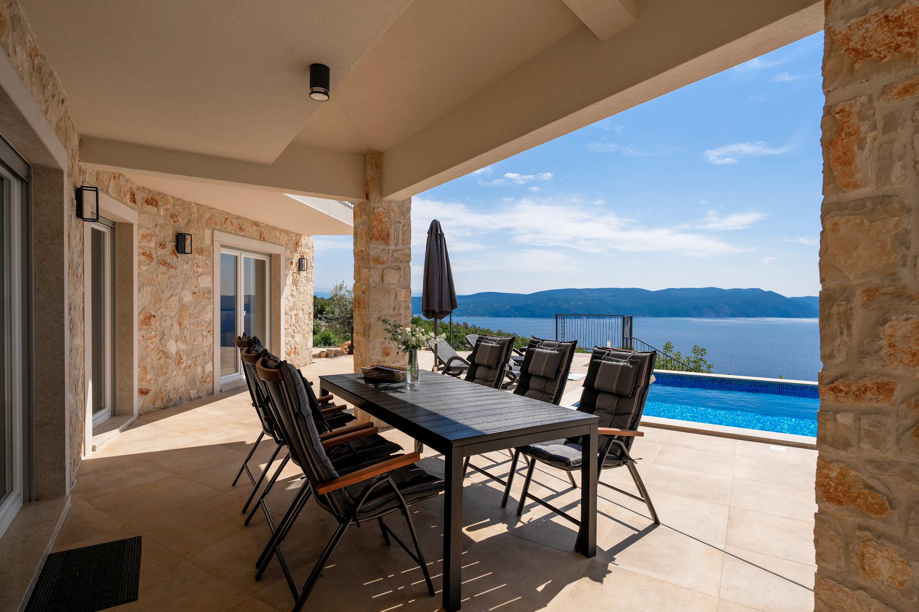 Villa Mare Visum with heated pool
