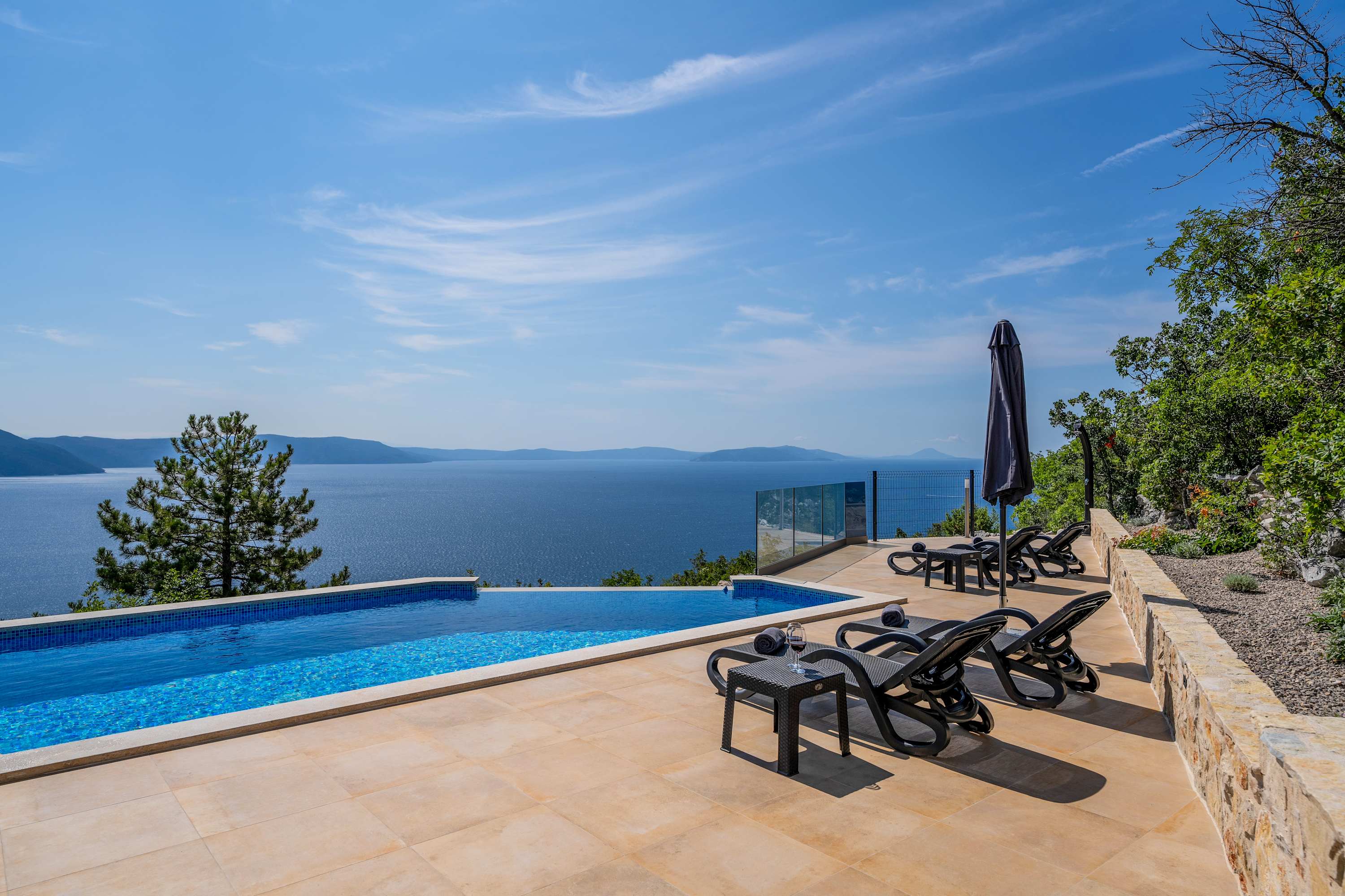 Villa Mare Visum with heated pool