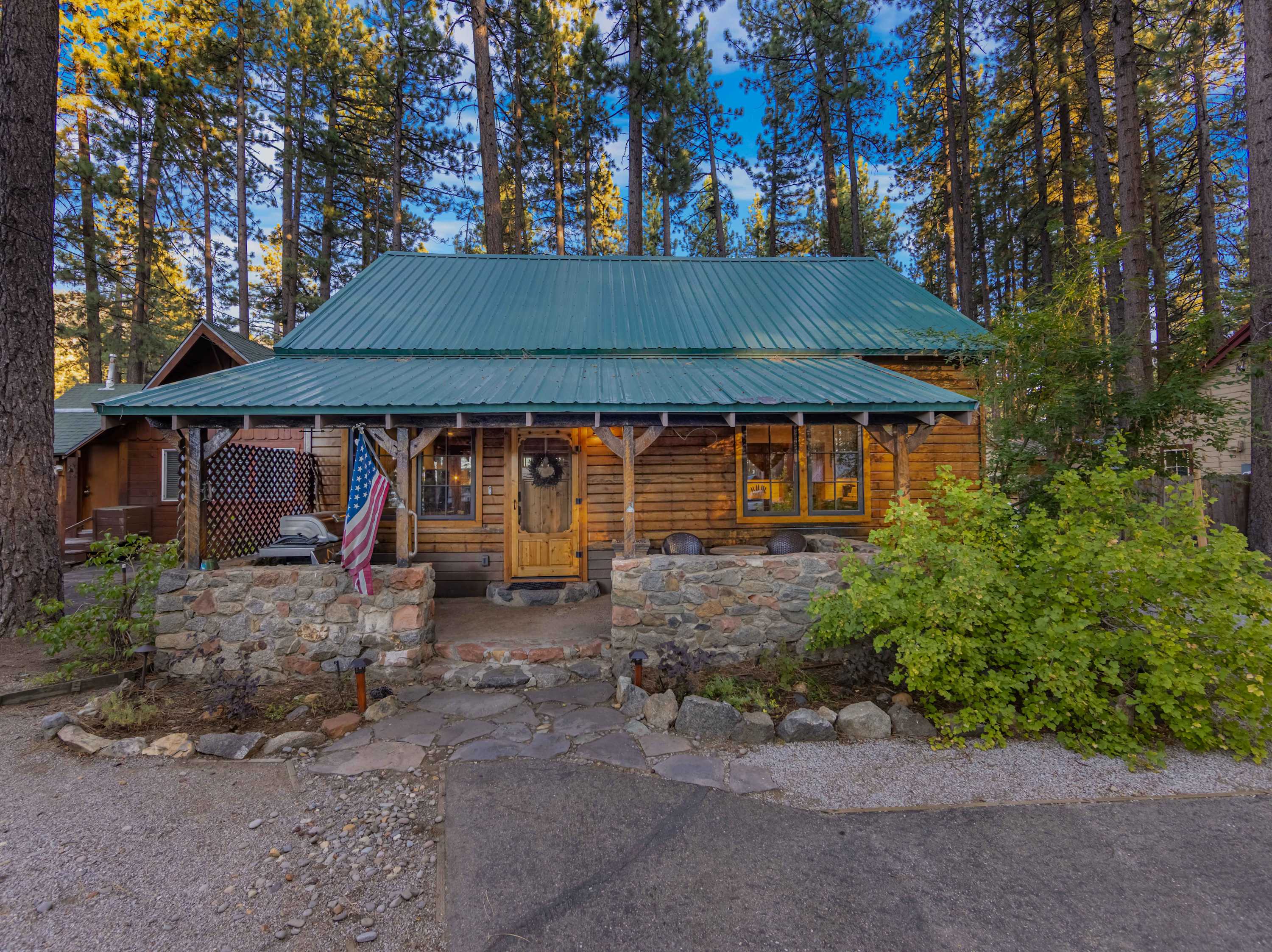 Mountain calm, cabin charm, welcome to Bearfoot Cabin
