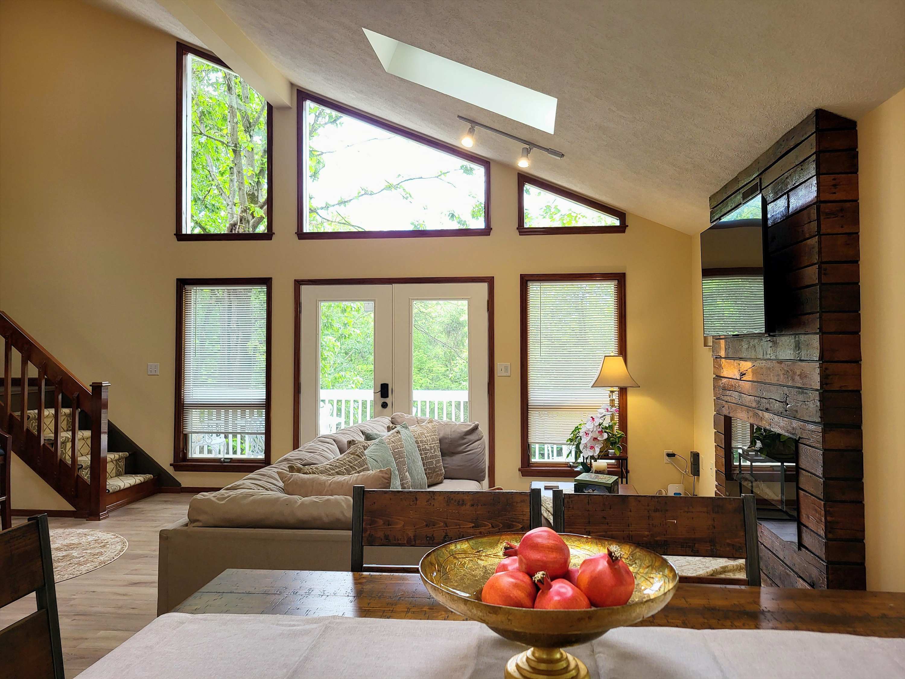 Dog-Friendly Home, Sleeps 10, Game Room & Fire Pit