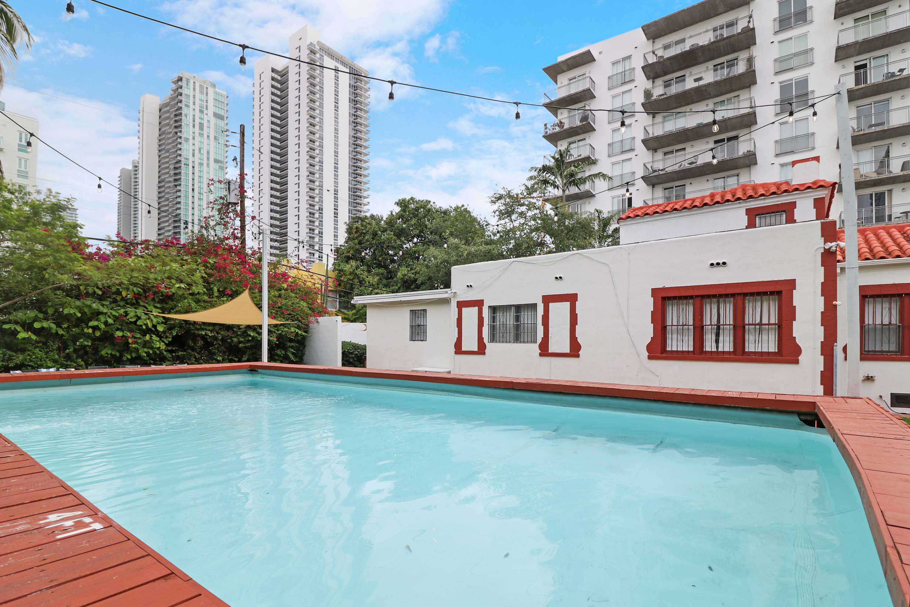 5 Bedroom | Home Near Wynwood | Pool |Free Parking — Miami, FL — vacation rental