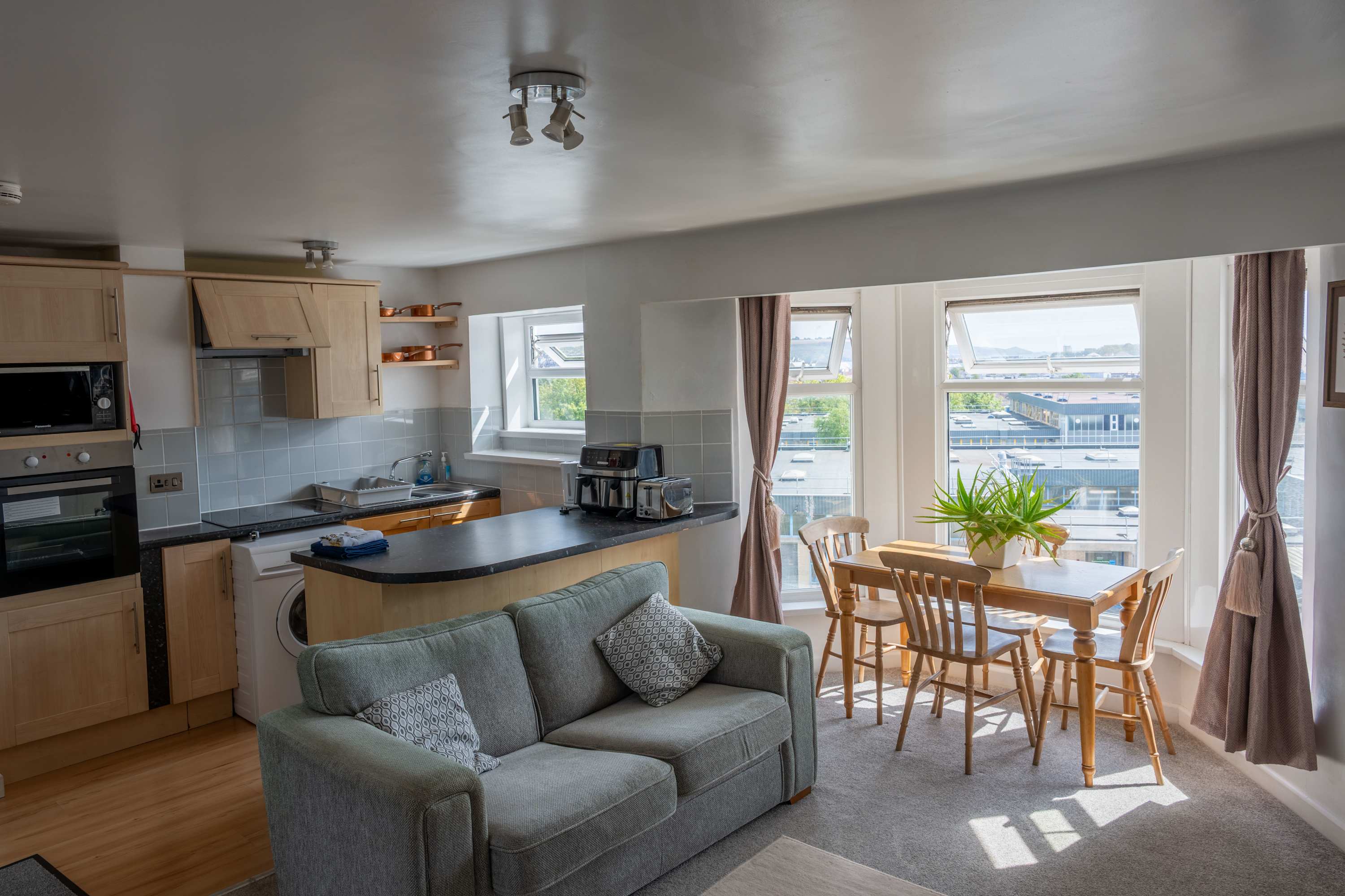 Comfortable Flat In Devonport, WiFi & Full Kitchen