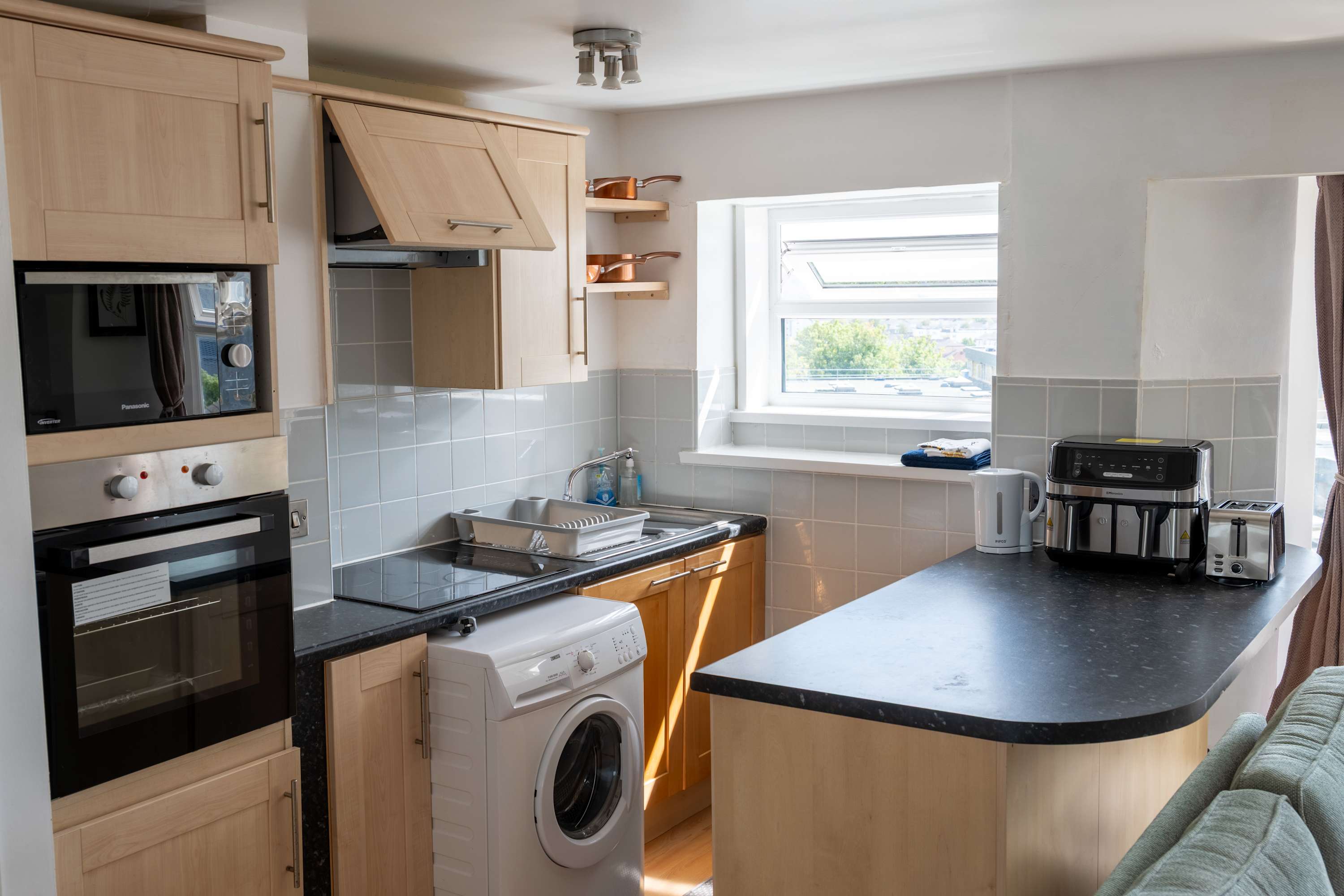 Comfortable Flat In Devonport, WiFi & Full Kitchen