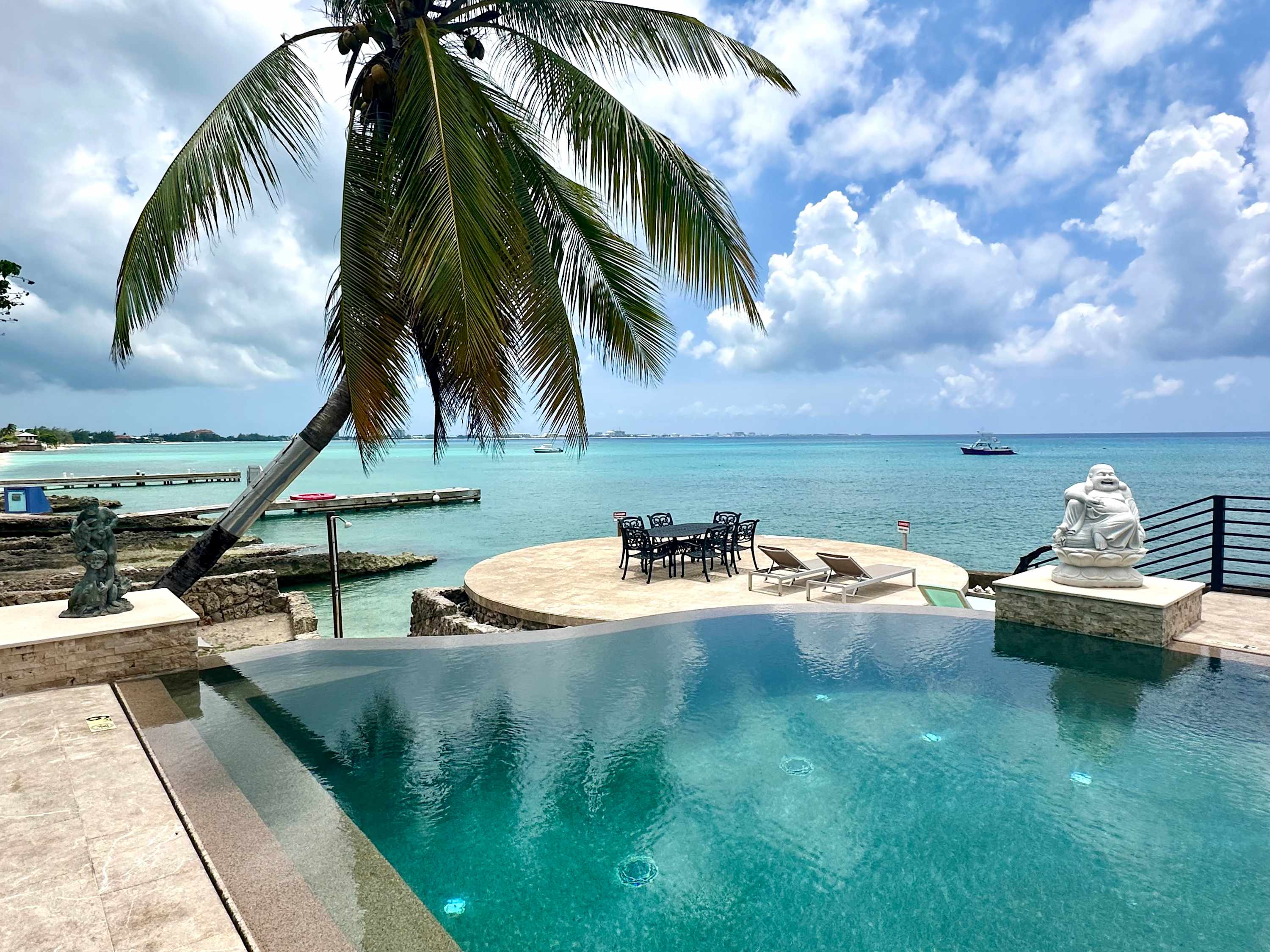 Seven Mile View #3B - Oceanfront Studio & Pool
