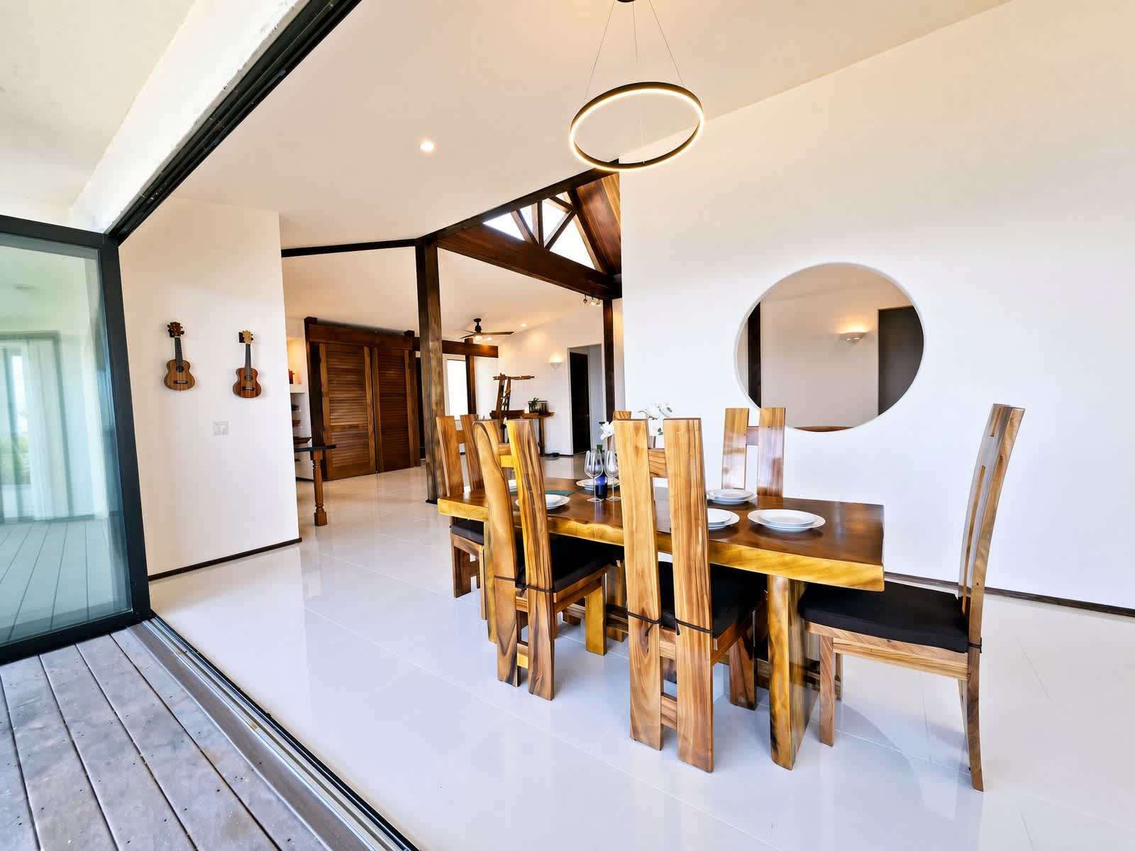 Breathtaking Oceanfront Home on Lava Rock Beach. - Picture 45