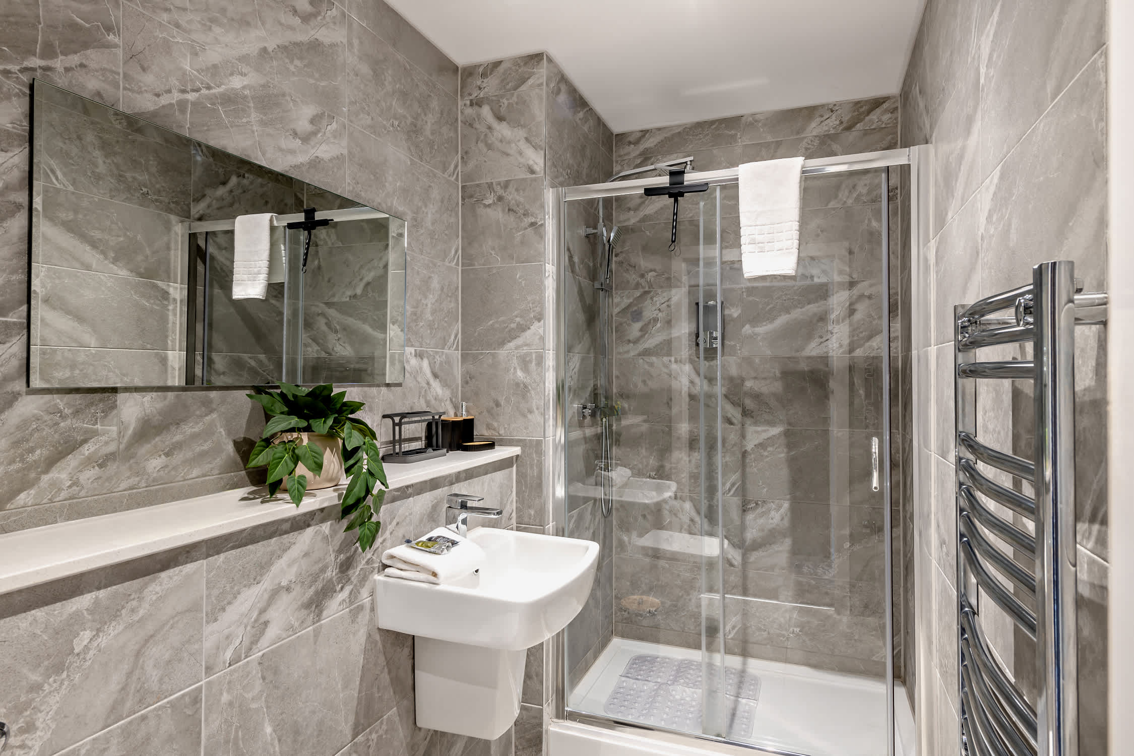 Miller's Place Apartment – photo 18
