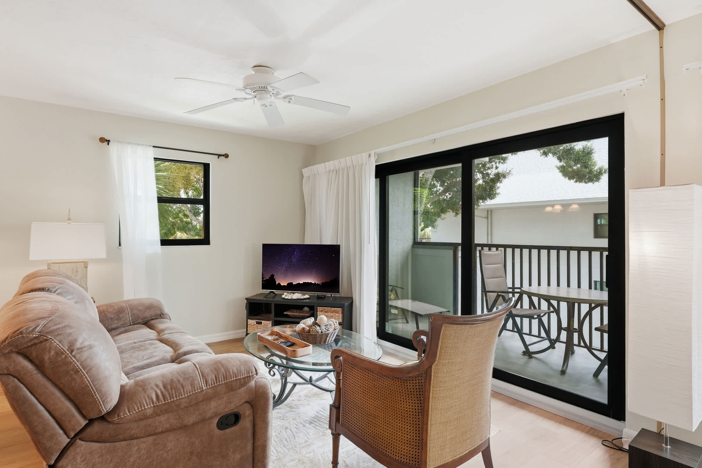 Featured Property I 349 End Unit Lake and Fountain View