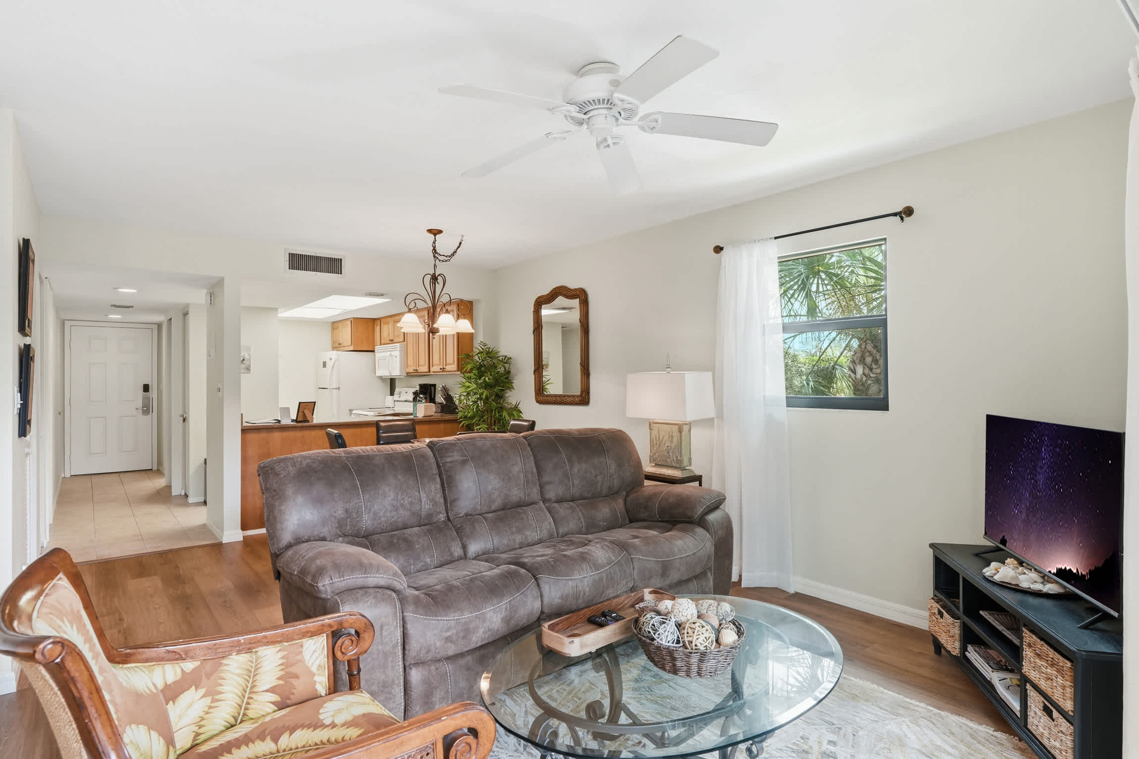 I 349 End Unit Lake and Fountain View 9