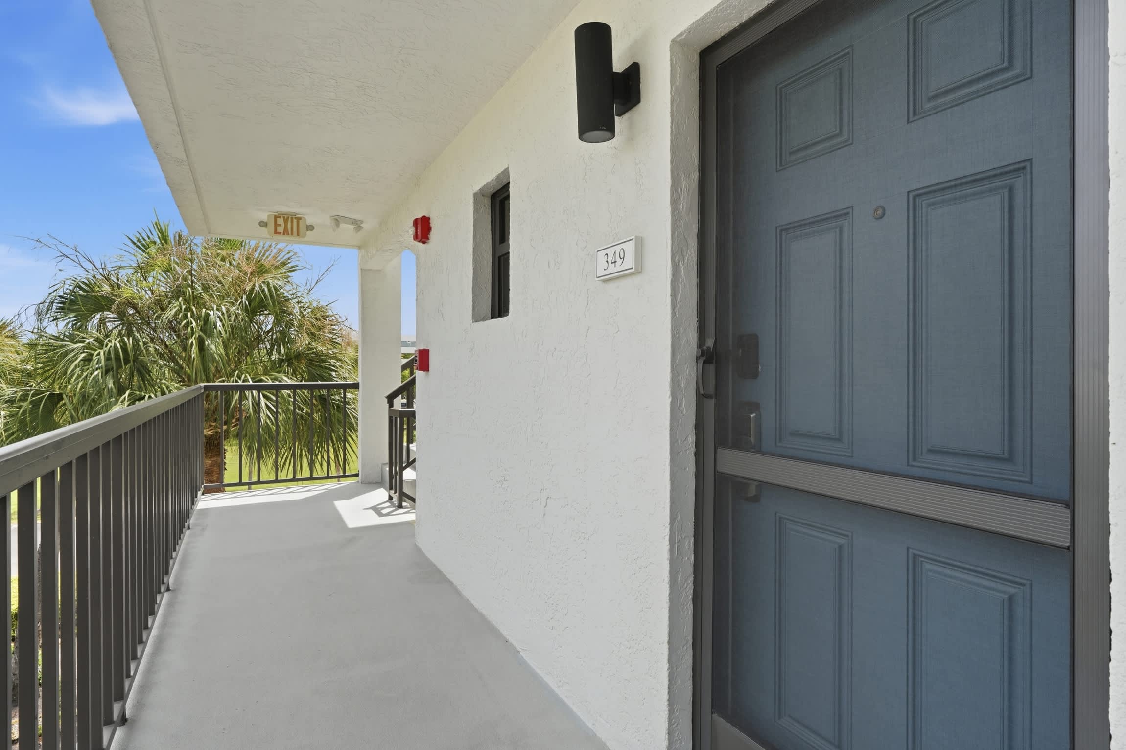 I 349 End Unit Lake and Fountain View 4
