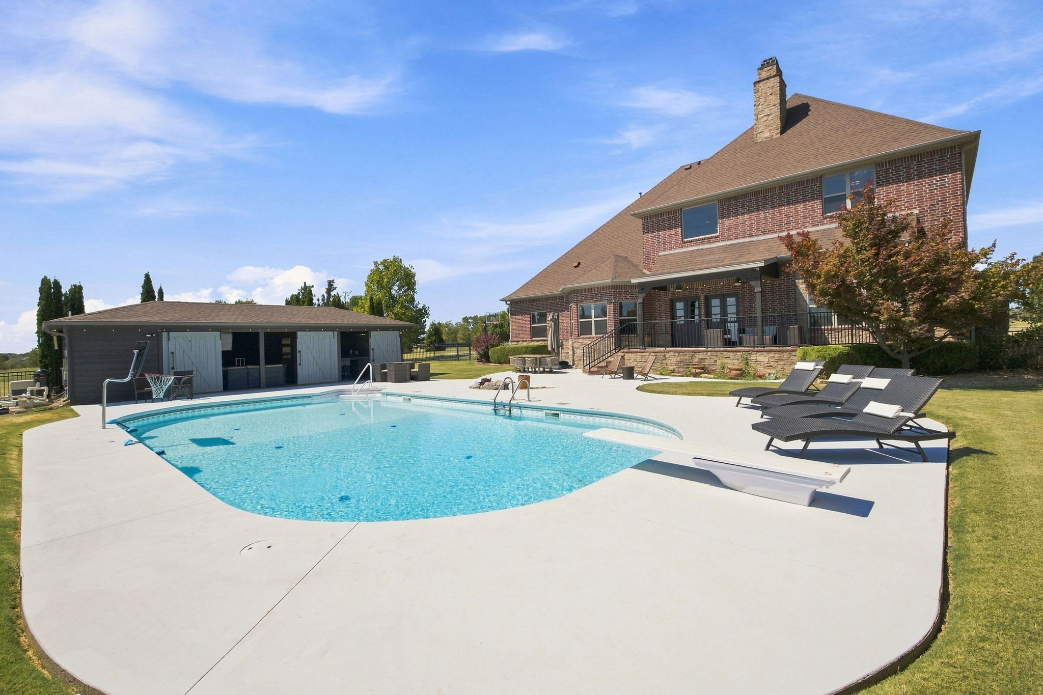 Hebron Estate-POOL-Movie Room-3 Mi to The Amp
