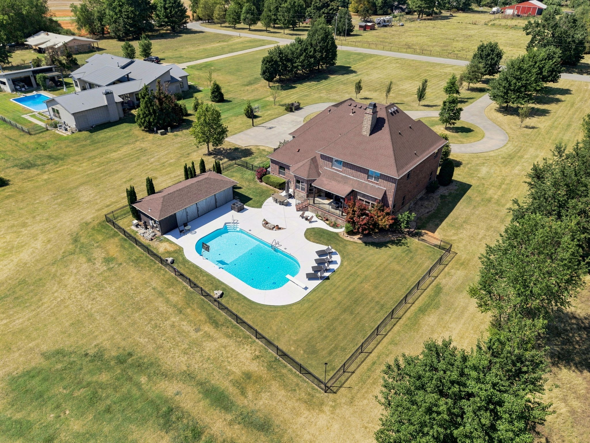 Hebron Estate-POOL-Movie Room-3 Mi to The Amp