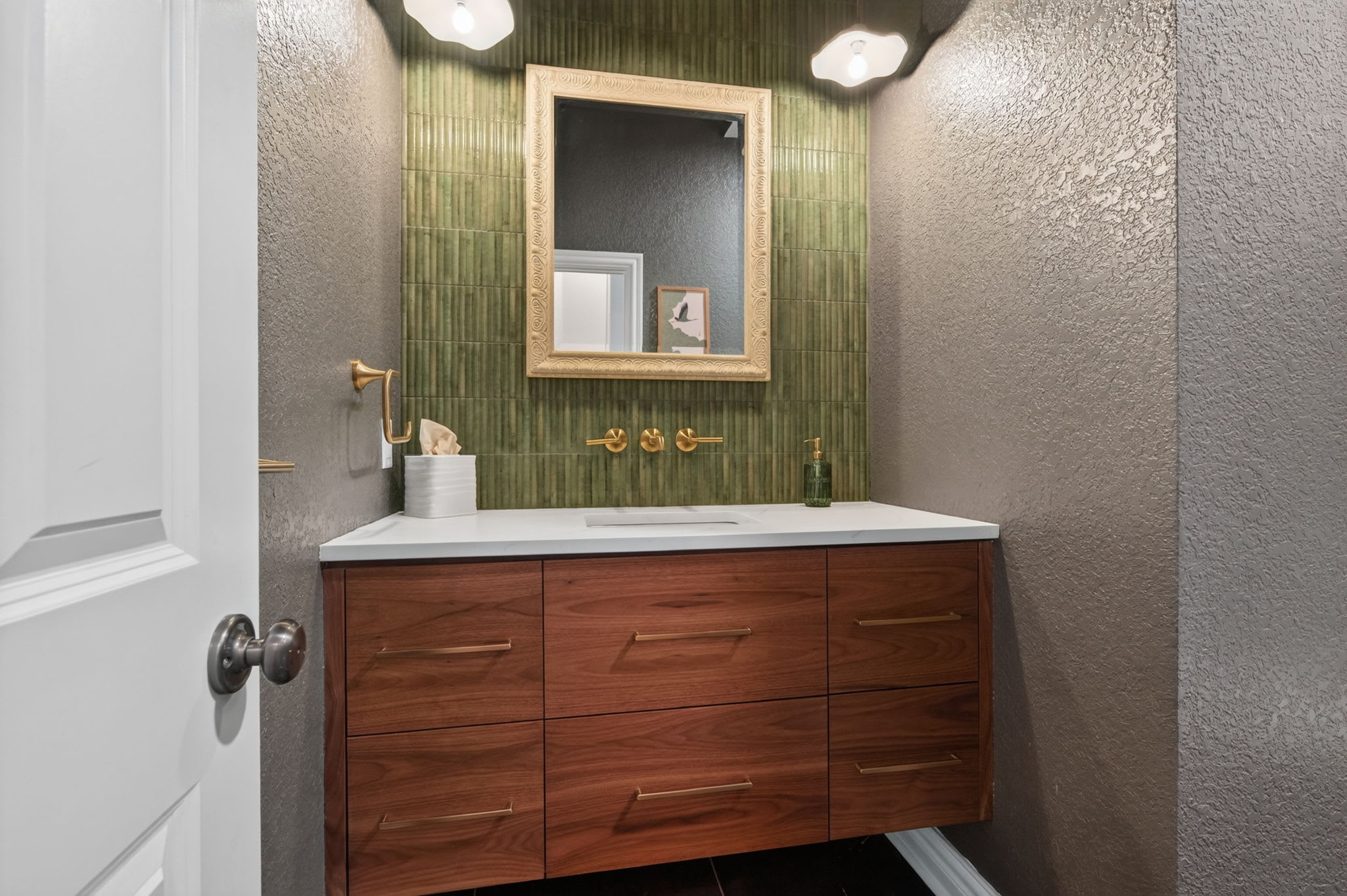 The Beach Bear Home, Hot Tub, Beach Resort Access