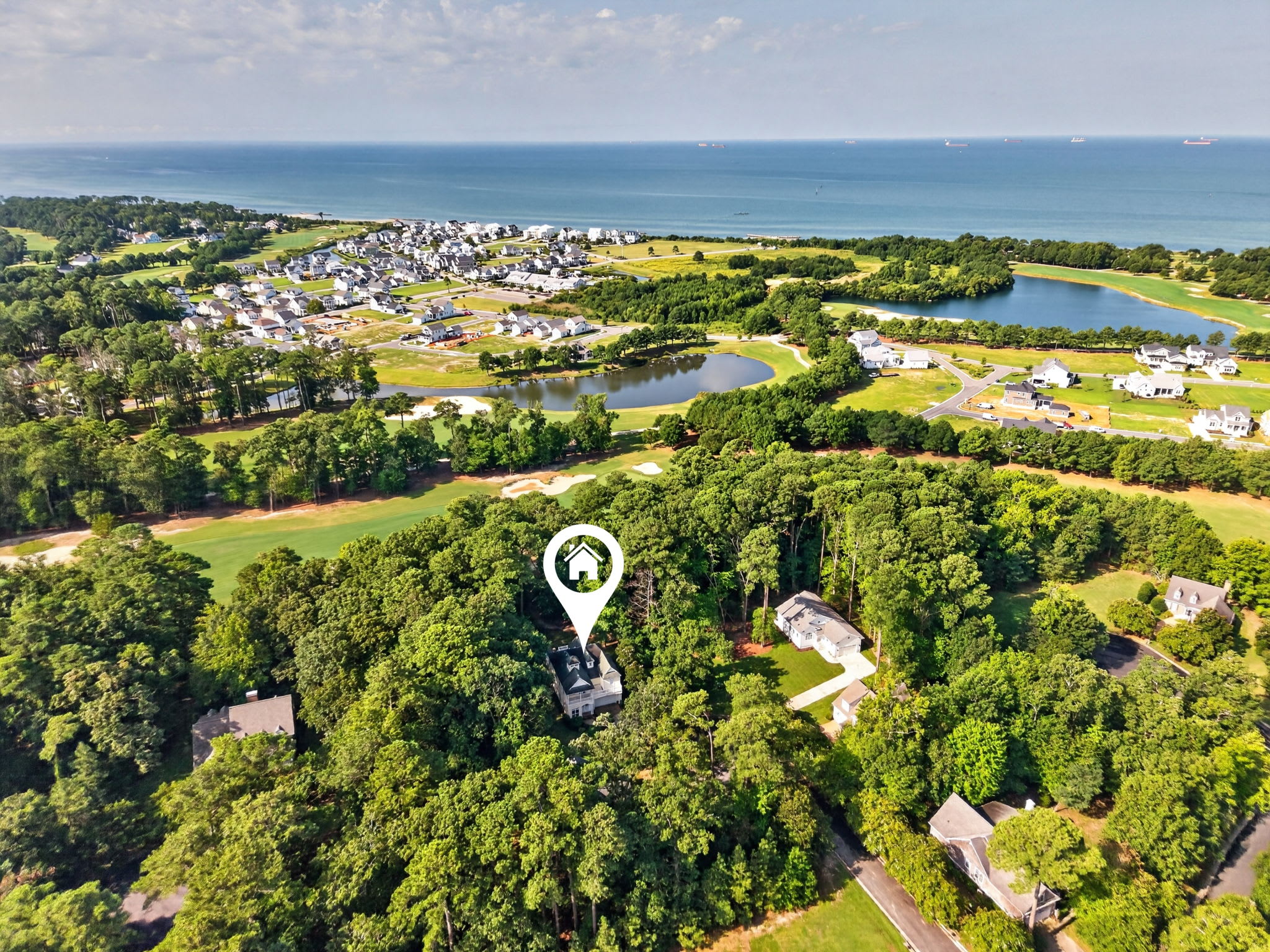 The Beach Bear Home, Hot Tub, Beach Resort Access