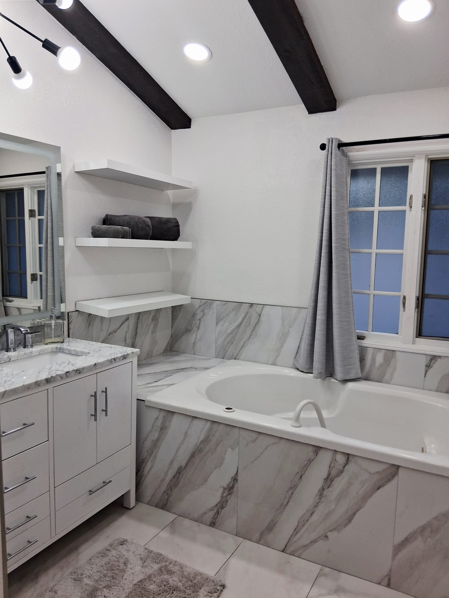 Primary Bathroom Tub
