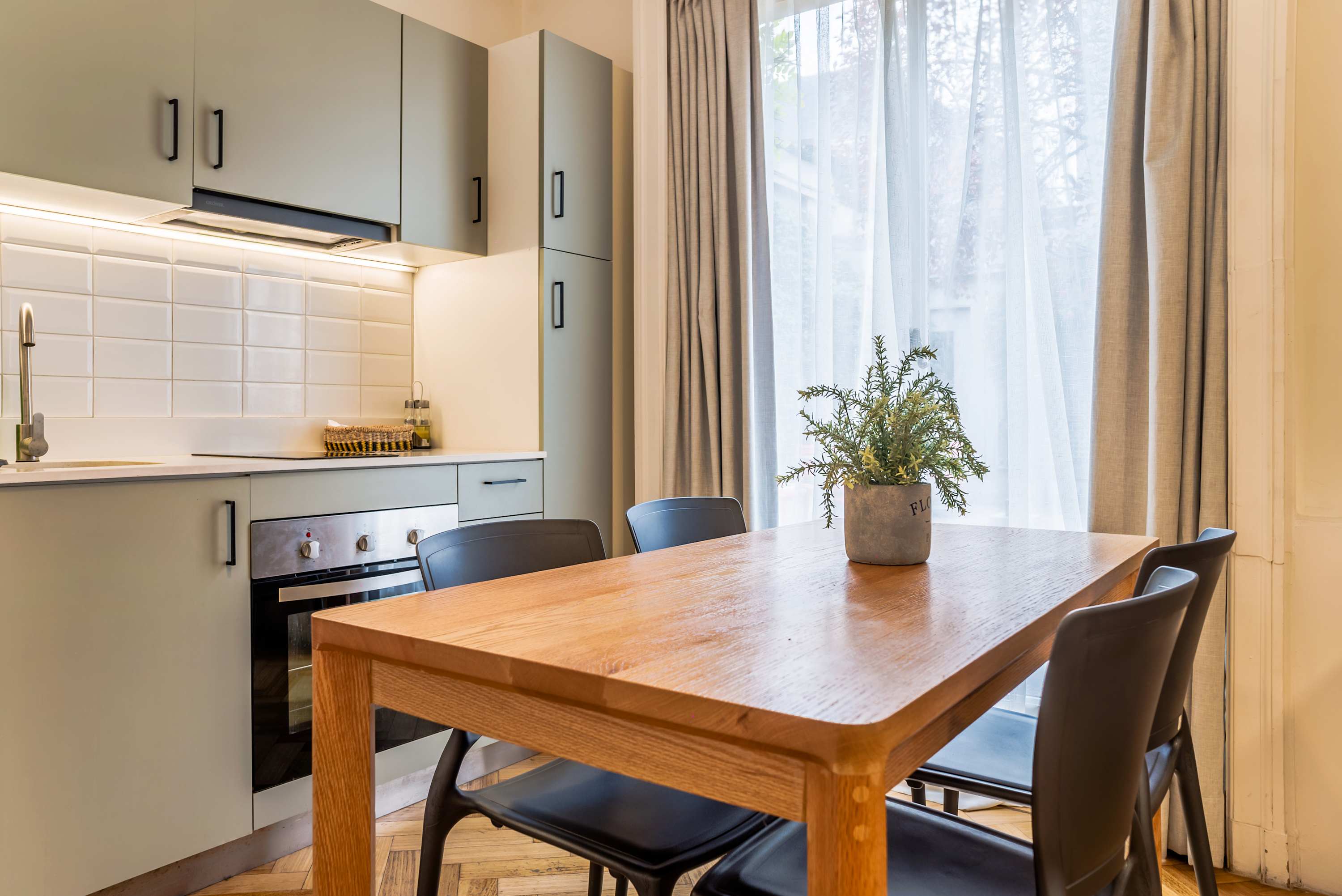 Elegant Studio | AC and Patio Perfect for Families