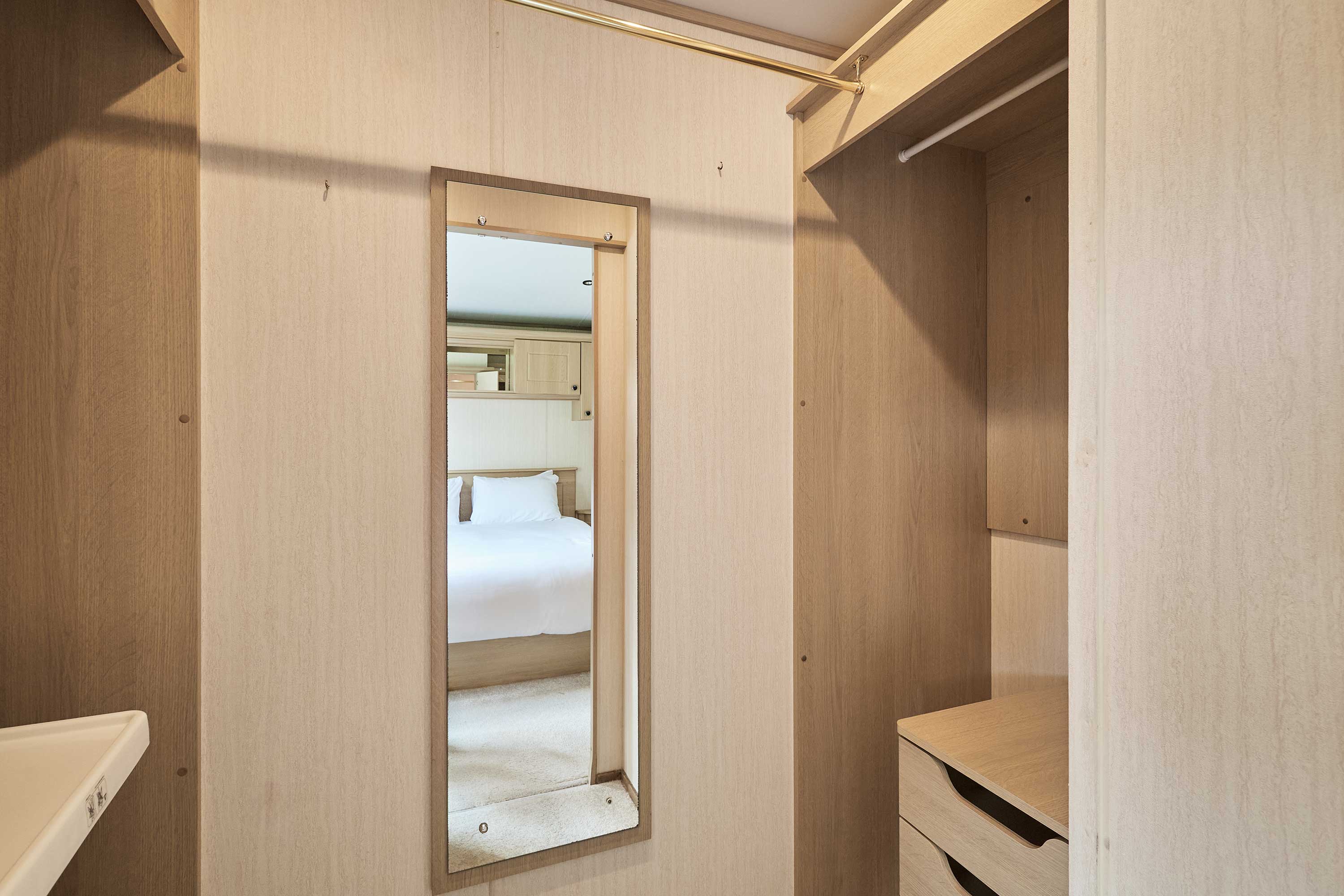 Host & Stay - Plane View – photo 16