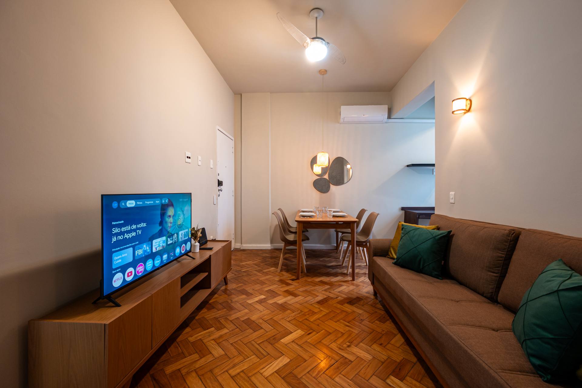 Near Copacabana and Ipanema beach, work station — Rio de Janeiro, Rio de Janeiro — vacation rental