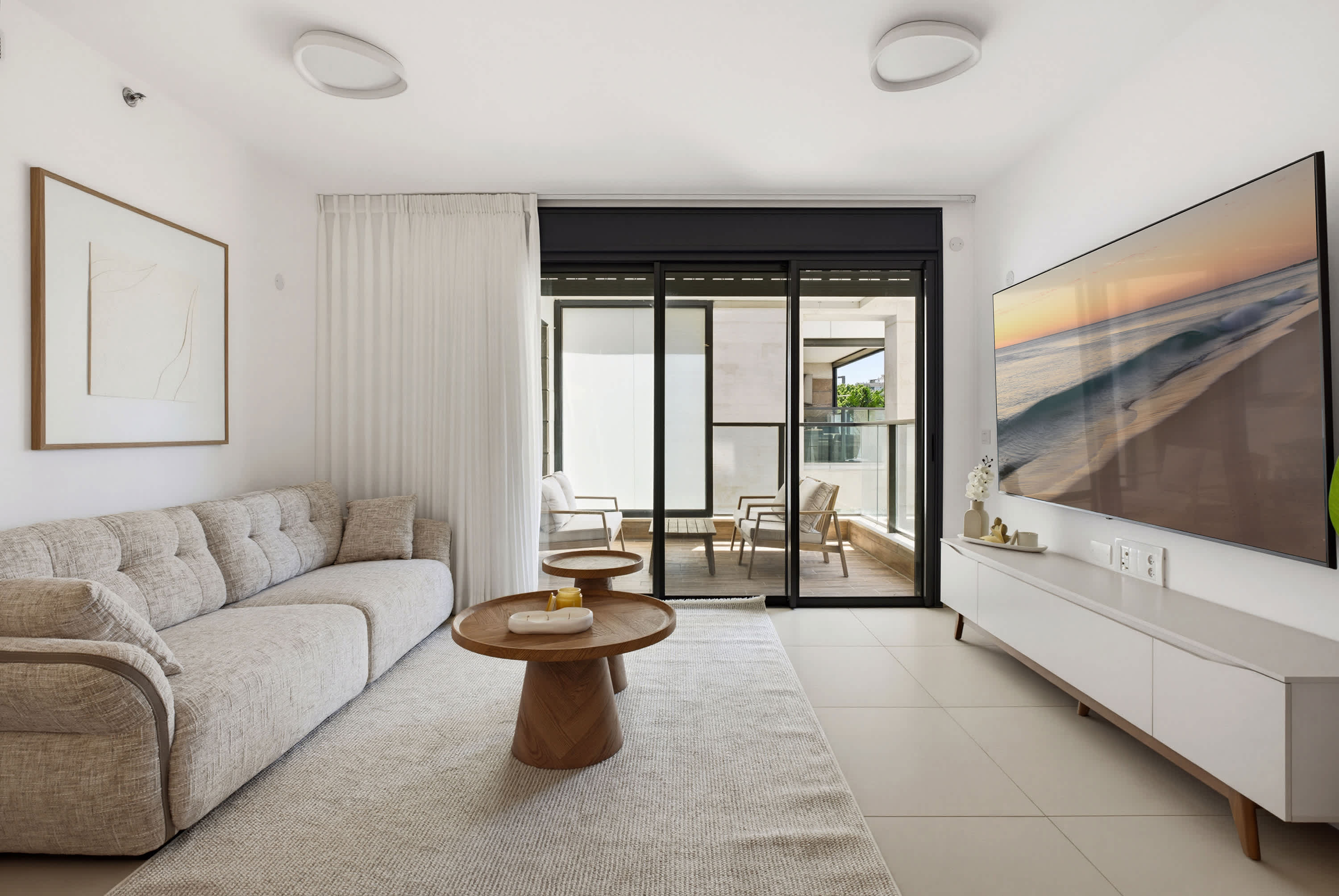 Cozy & Spacious 3BR  with Balcony & Mamad