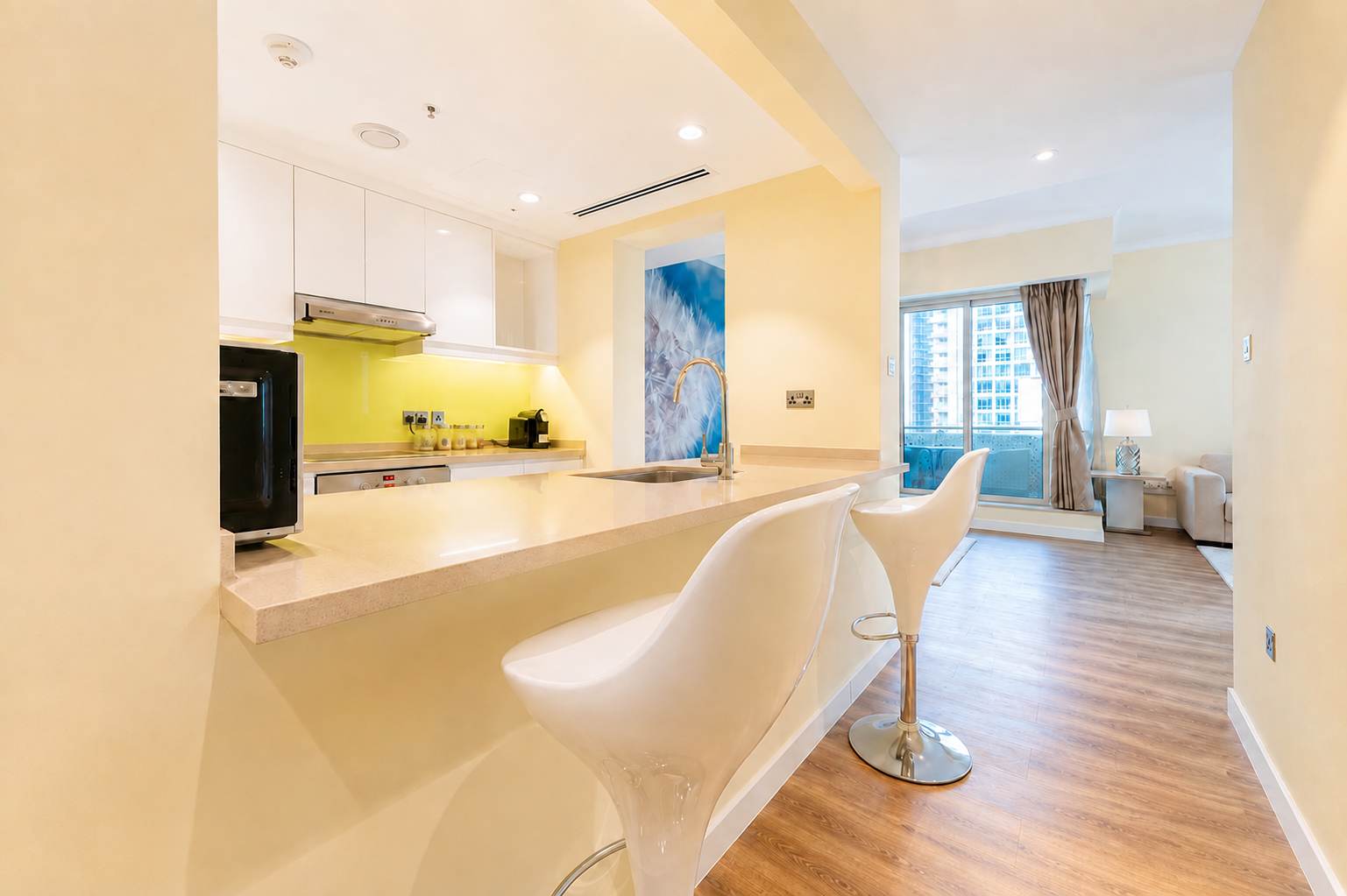 Dubai Marina 1BR Apartment with Gym & Pool - Image 8