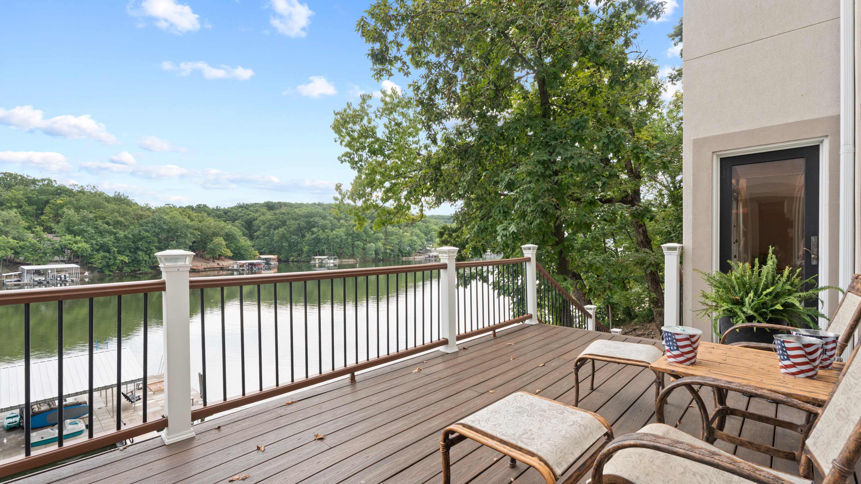 Slow mornings, sparkling drinks, and lakefront peace at Mimosa Mornings