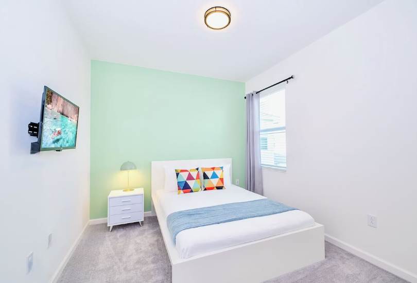 8BR Near Disney | Private Pool & Hot Tub